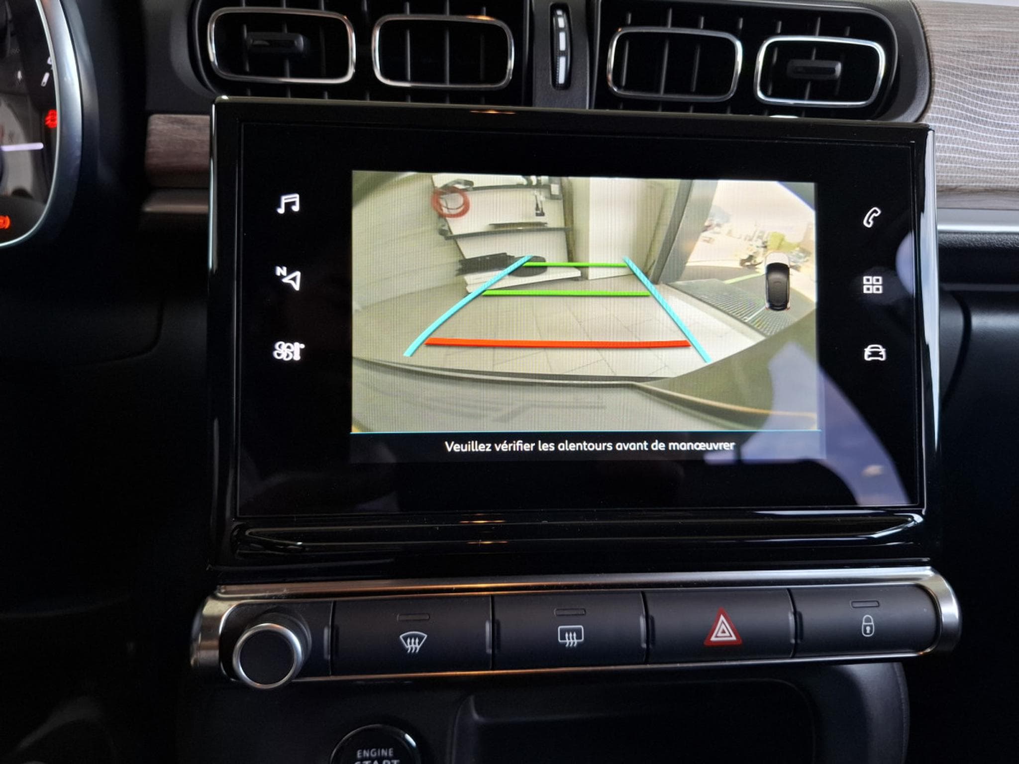 Citroën C3 SHINEPACK 110 B.AUTO, NAVI, CUIR, CARPLAY,LED, CAMERA, 1HAND (2021) - Foto 16