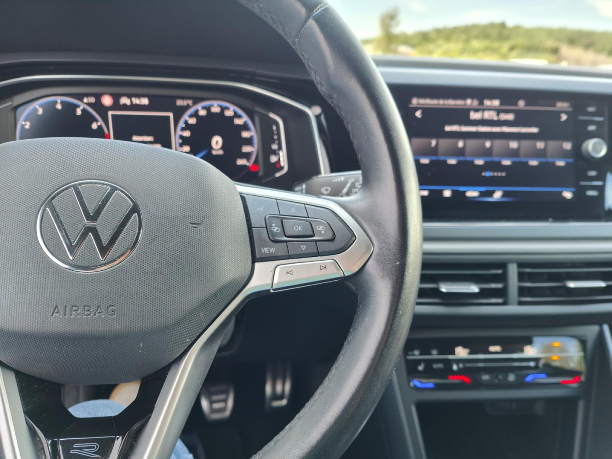 VW Taigo 1.0 TSI R-LINE CARPLAY GPS CAMERA BLUETOOTH (2022) - Photo 18