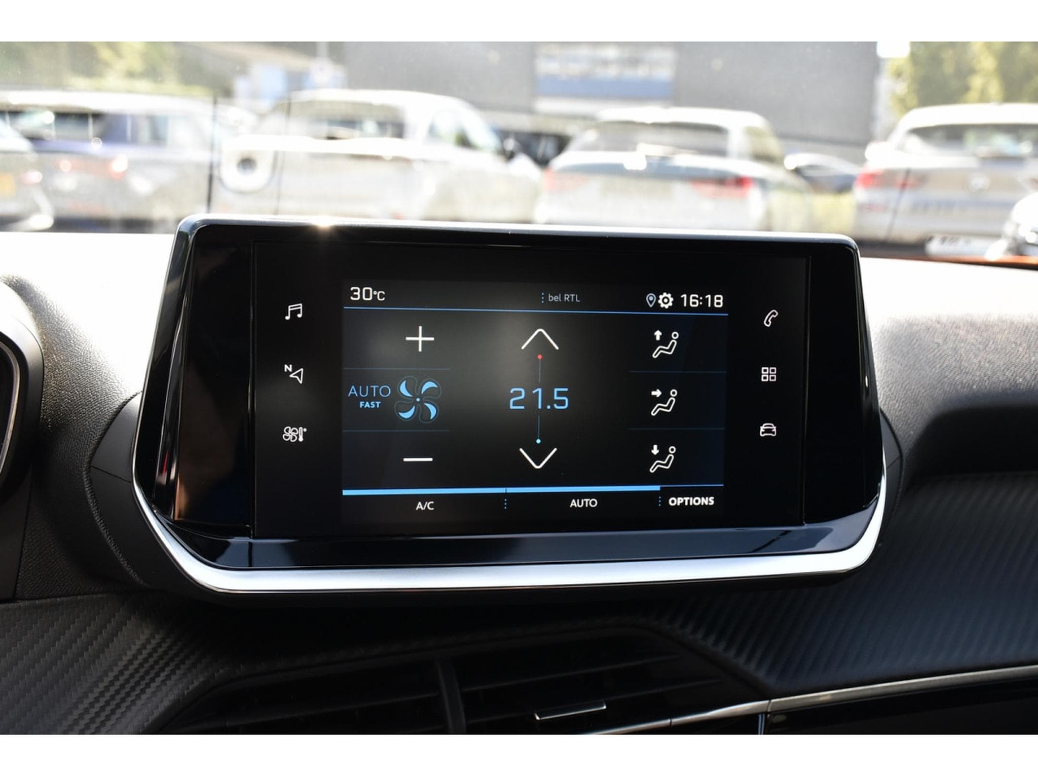 Peugeot 2008 1.2 PureTech Style CLIMA REGUL LANE CAM 1° MAIN (2025) - Photo 13