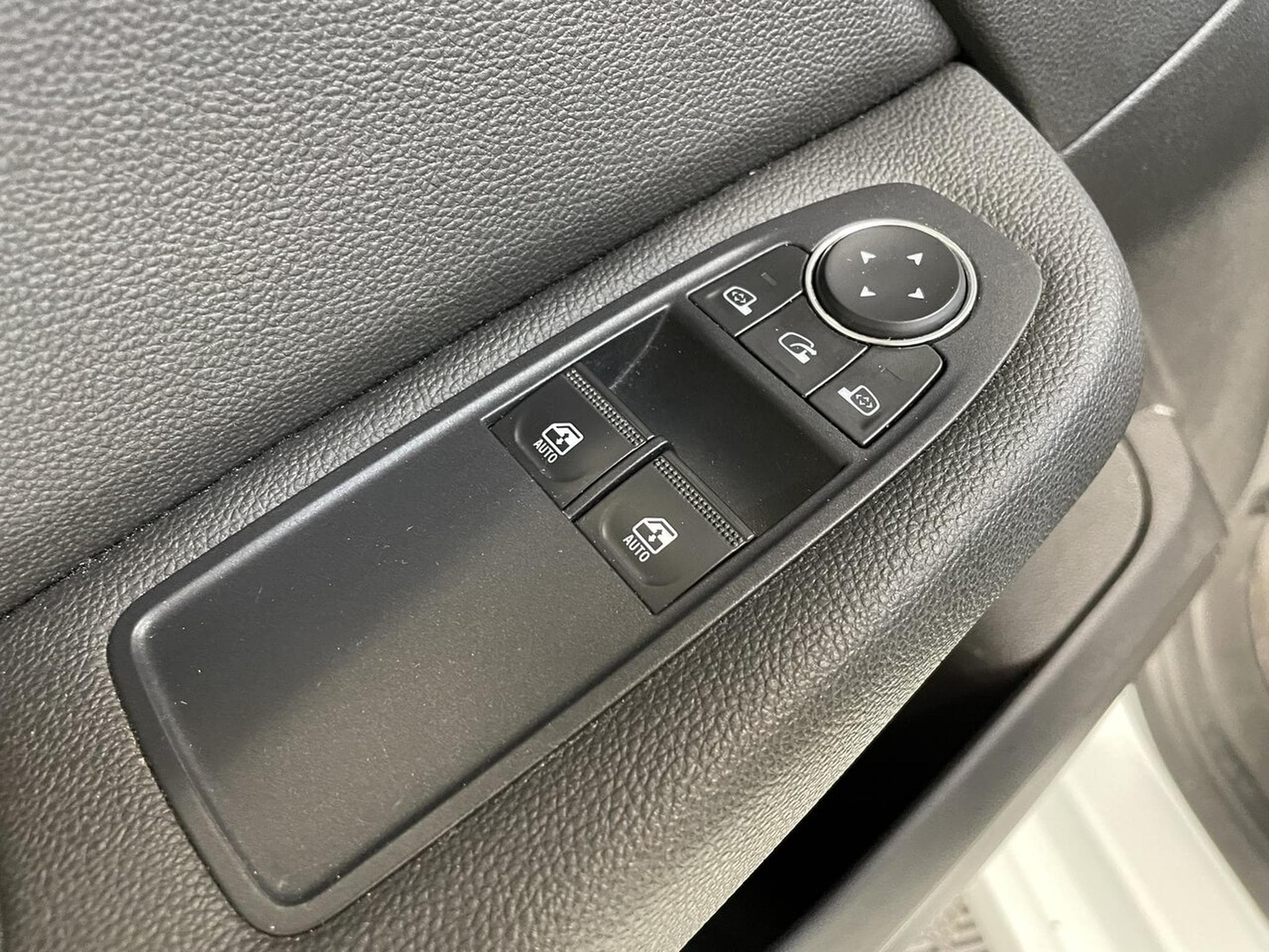 Renault Clio V 1.0 TCE 100 CORPORATE GPS BLUETOOTH (2019) - Photo 6