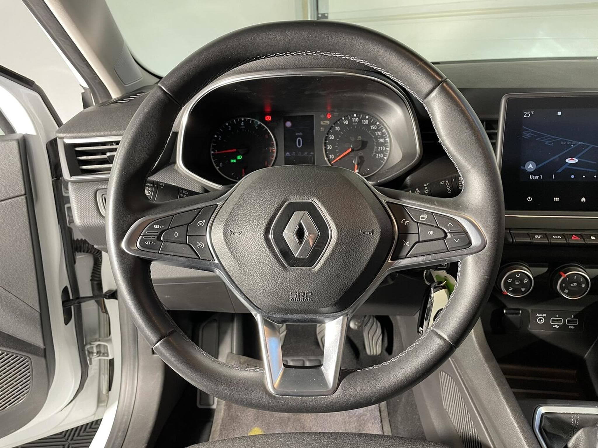 Renault Clio V 1.0 TCE 100 CORPORATE GPS BLUETOOTH (2019) - Photo 9