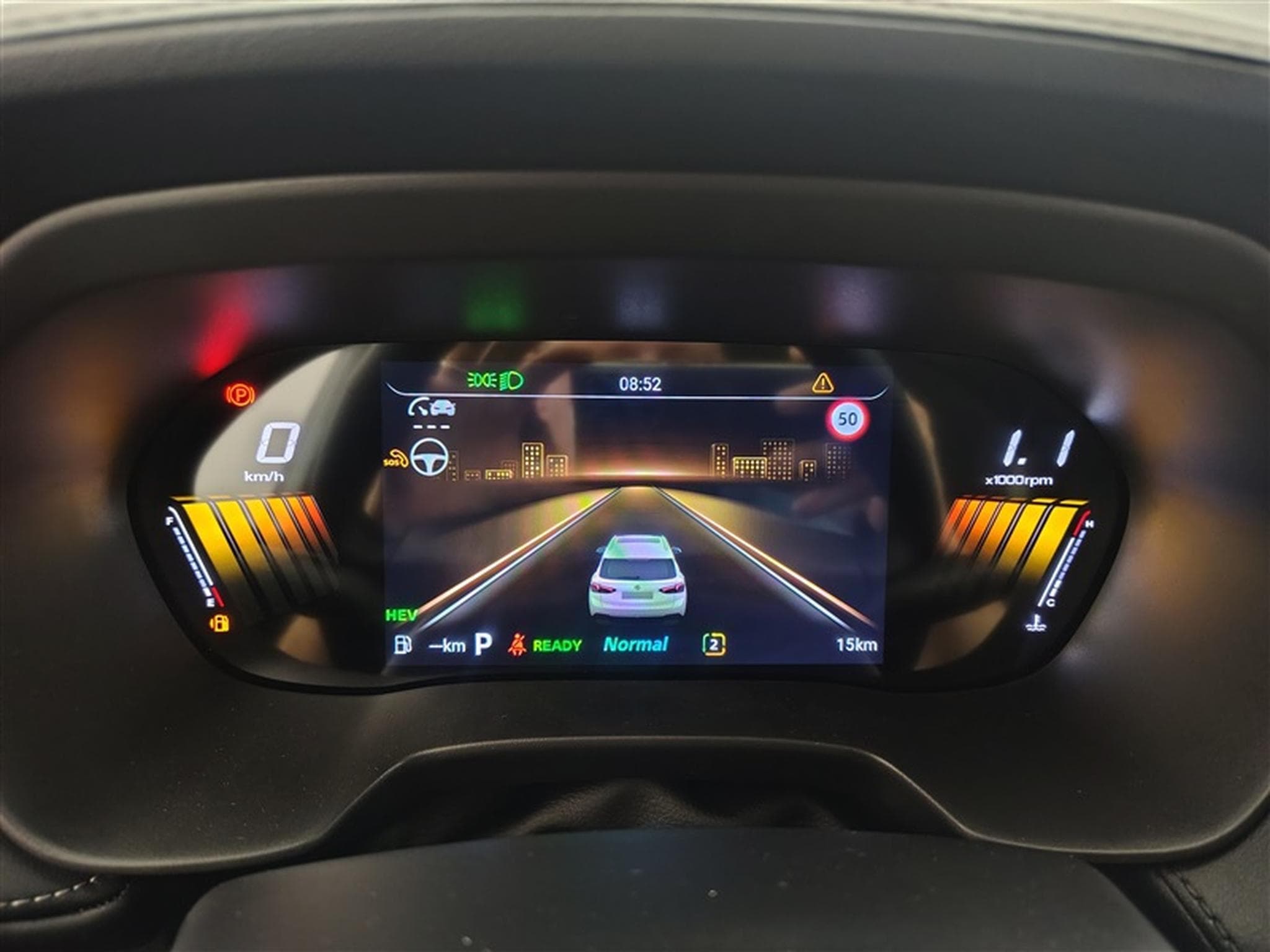 MG ZS 1.5 Hybrid+ Luxury NAVI / CAMERA / CARPLAY / ALU (2026) - Photo 10