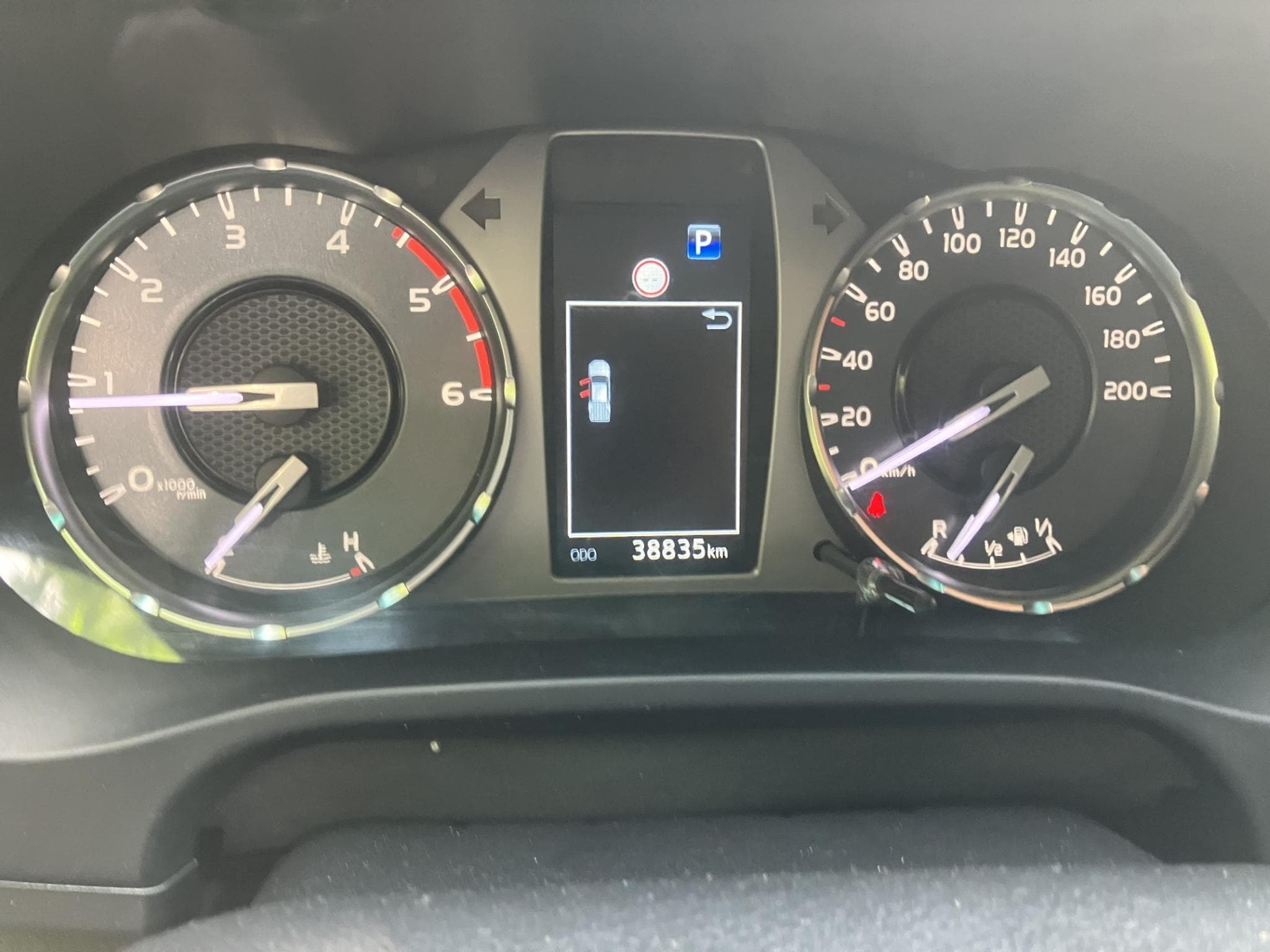 Toyota Hilux Comfort Double Cab (2024) - Photo 12