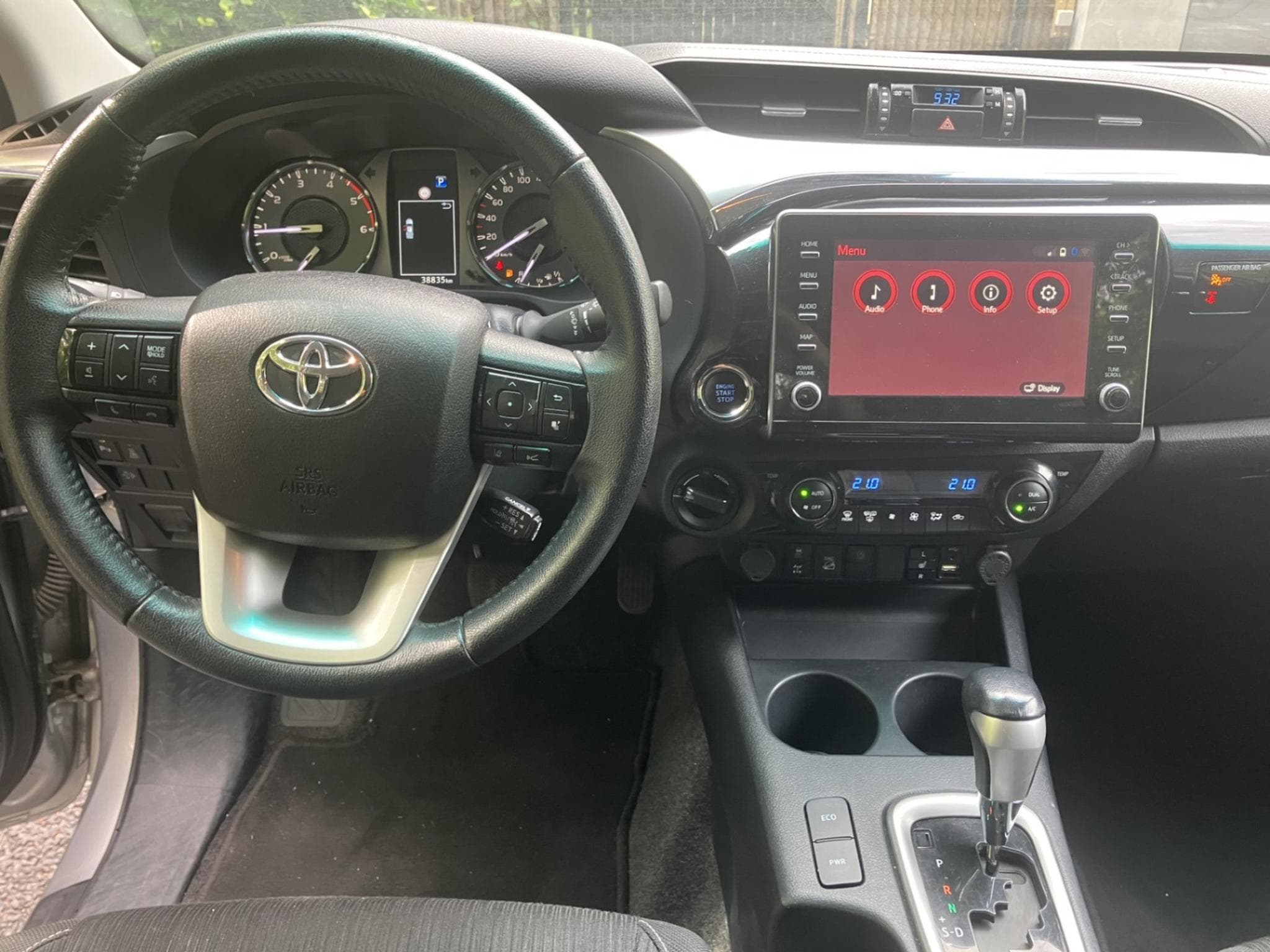 Toyota Hilux Comfort Double Cab (2024) - Photo 15