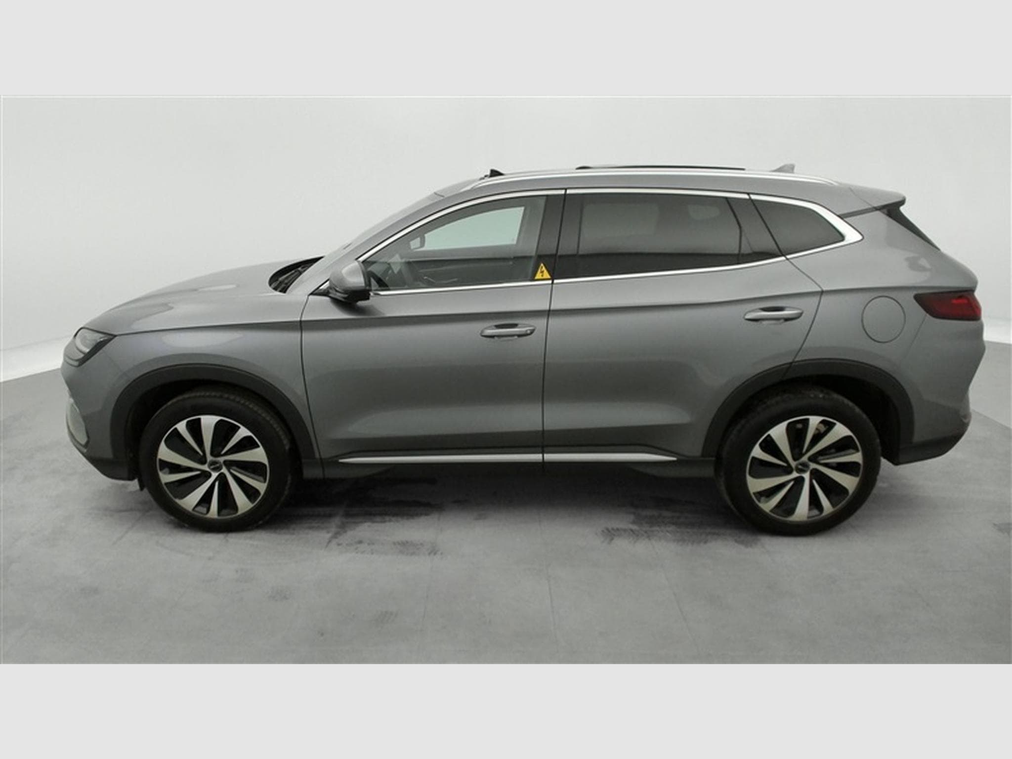 BYD Seal U 1.5 DM-I 218Cv PHEV Comfort CUIR / NAVI / TO PANO (2025) - Photo 3