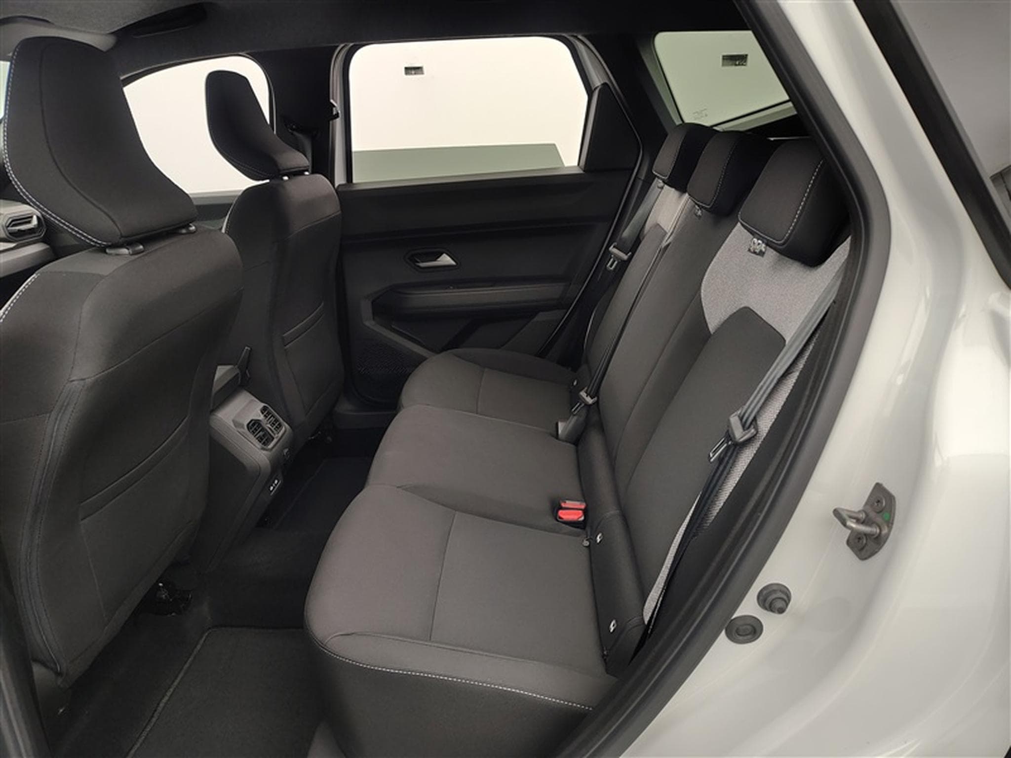 Dacia Bigster Mild Hybrid 140cv Journey NAVI / CARPLAY / CAMERA (2026) - Photo 13