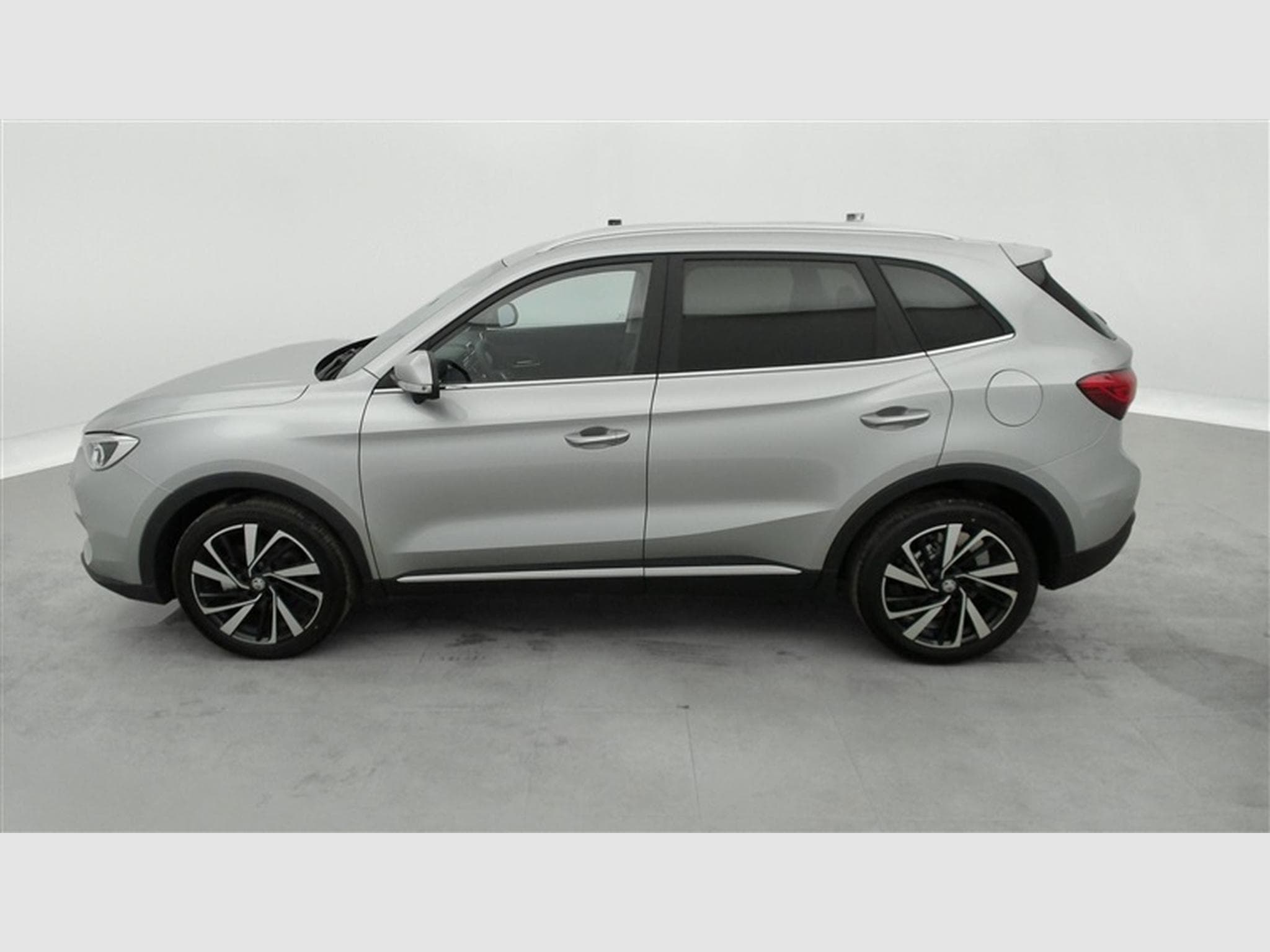 MG ZS 1.5 Hybrid+ Luxury NAVI / CAMERA / CARPLAY / ALU (2026) - Photo 3
