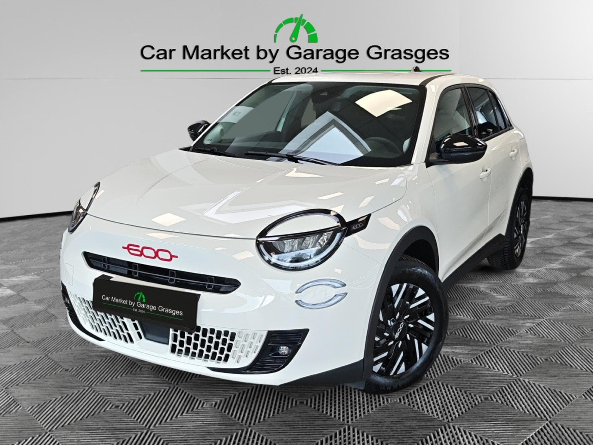 Fiat 600 Red Edition (2024) - Photo 1
