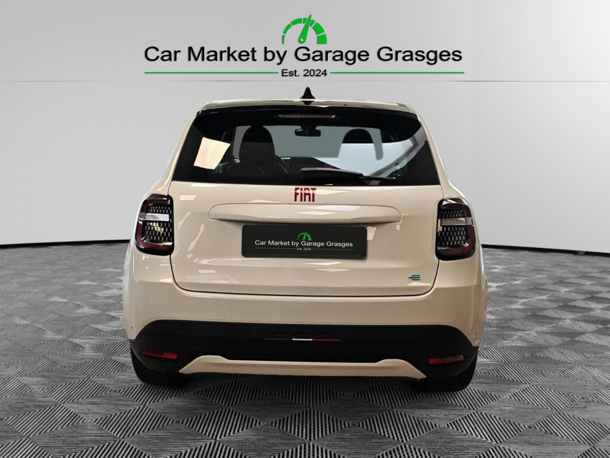 Fiat 600 Red Edition (2024) - Photo 4