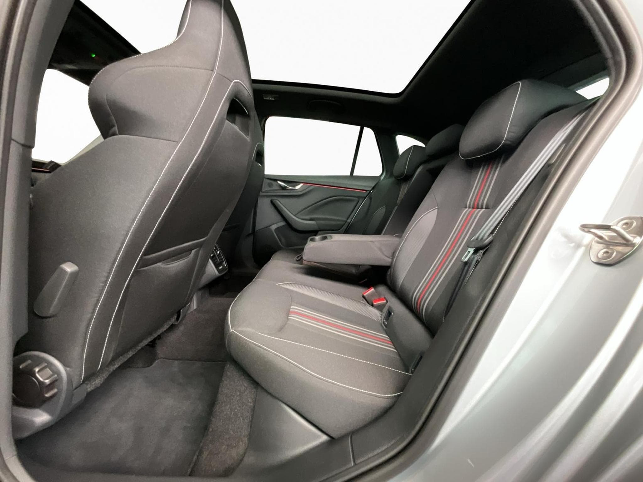 Skoda Scala Monte-Carlo+BVM+LED+Navi (2025) - Foto 13