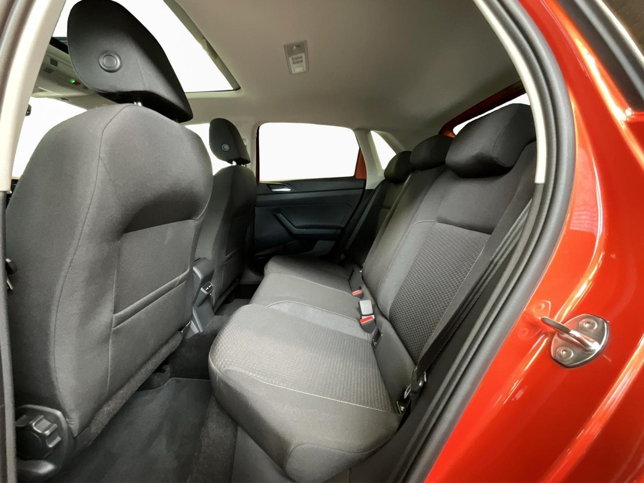 VW Polo Comfortline+DSG+Pano+P.Drive+LED+Navi (2021) - Foto 16