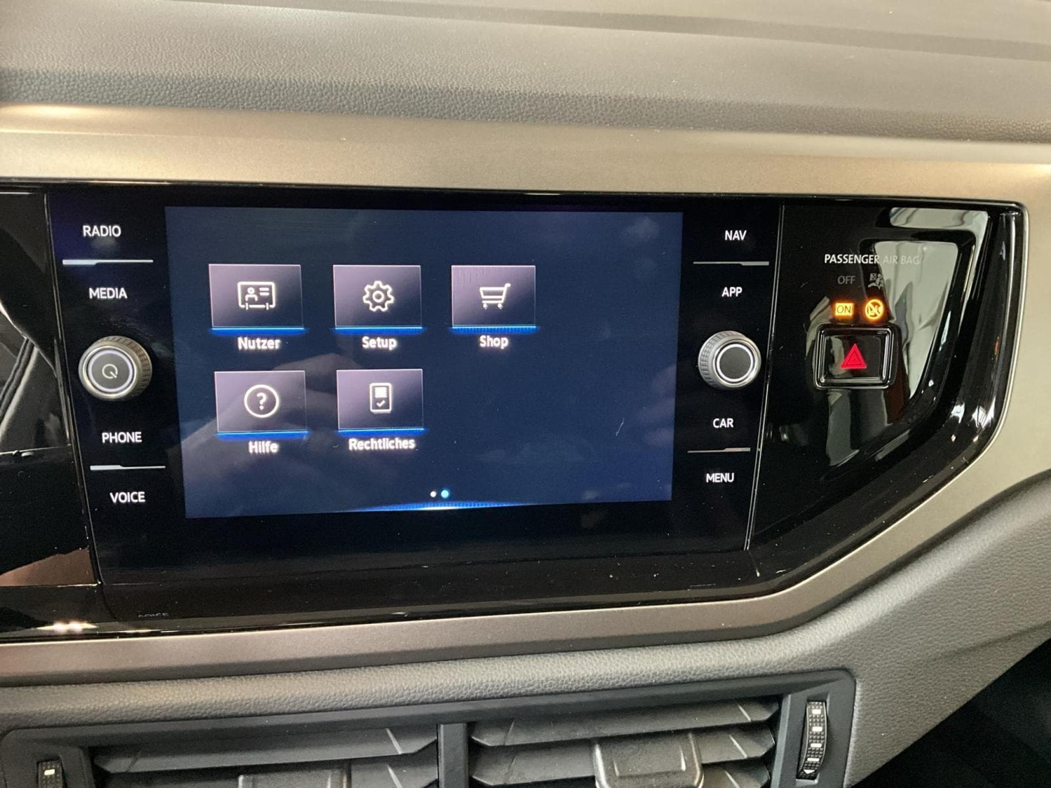 VW Polo Comfortline+DSG+Pano+P.Drive+LED+Navi (2021) - Foto 19