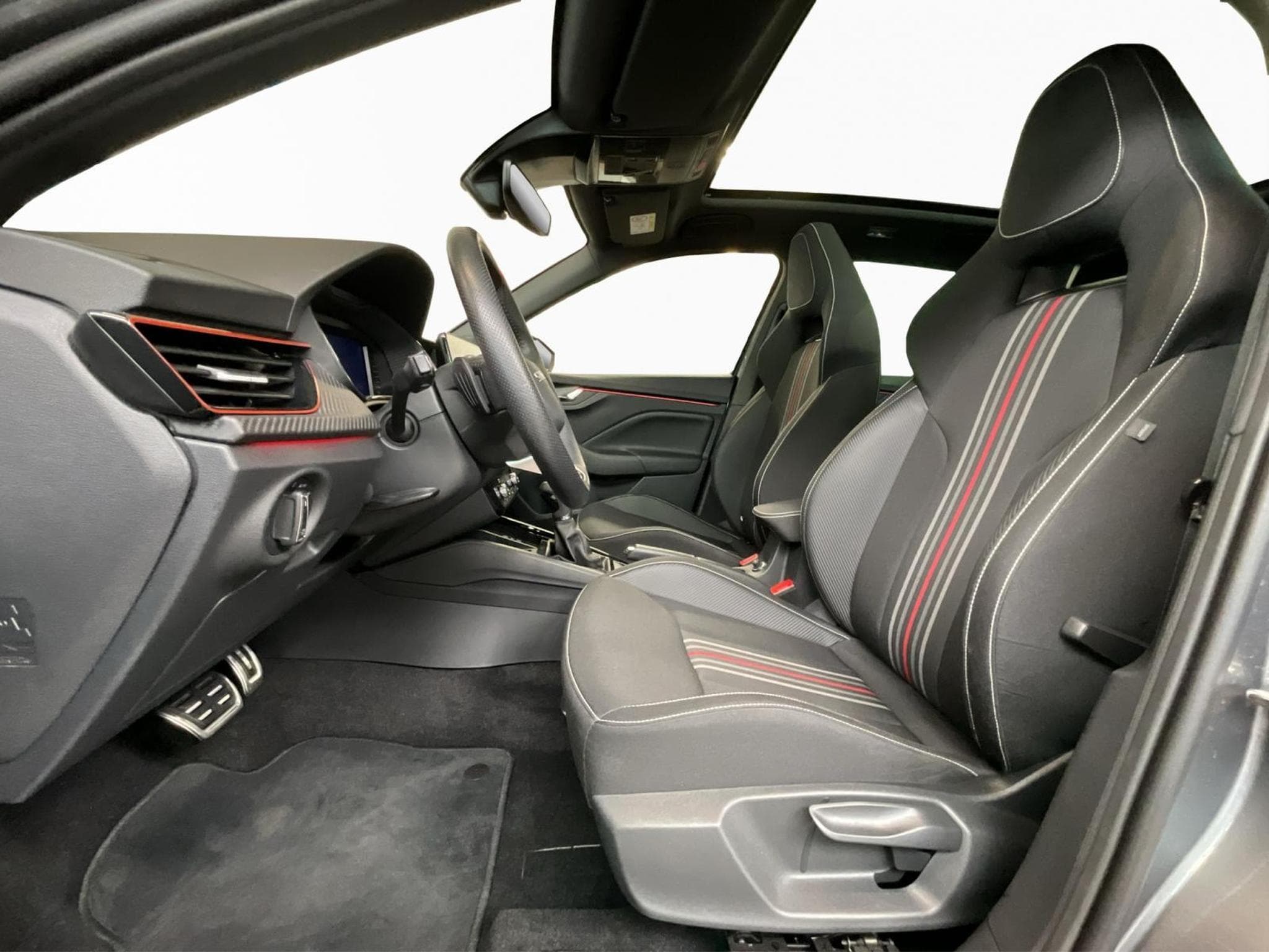 Skoda Kamiq Monte-Carlo+DSG+LM18+P.Drive+P.Sécurity (2025) - Foto 9
