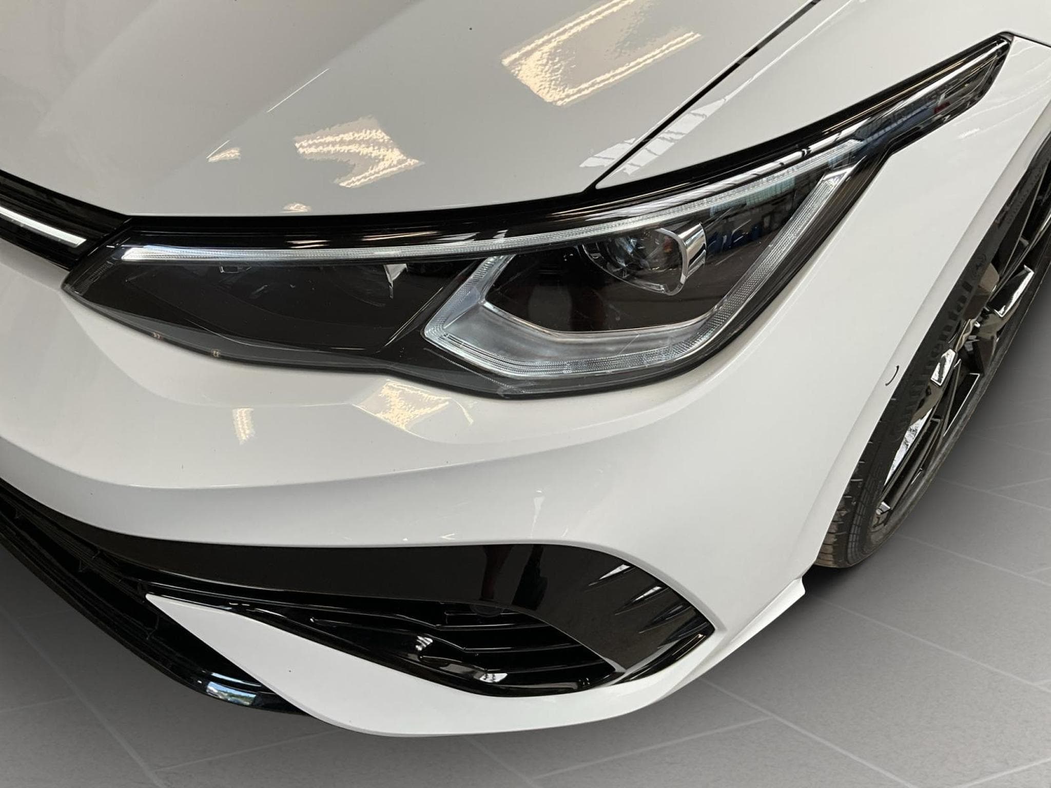 VW Golf R-Performance+DSG+4M+Black-Style+Akra (2023) - Foto 17