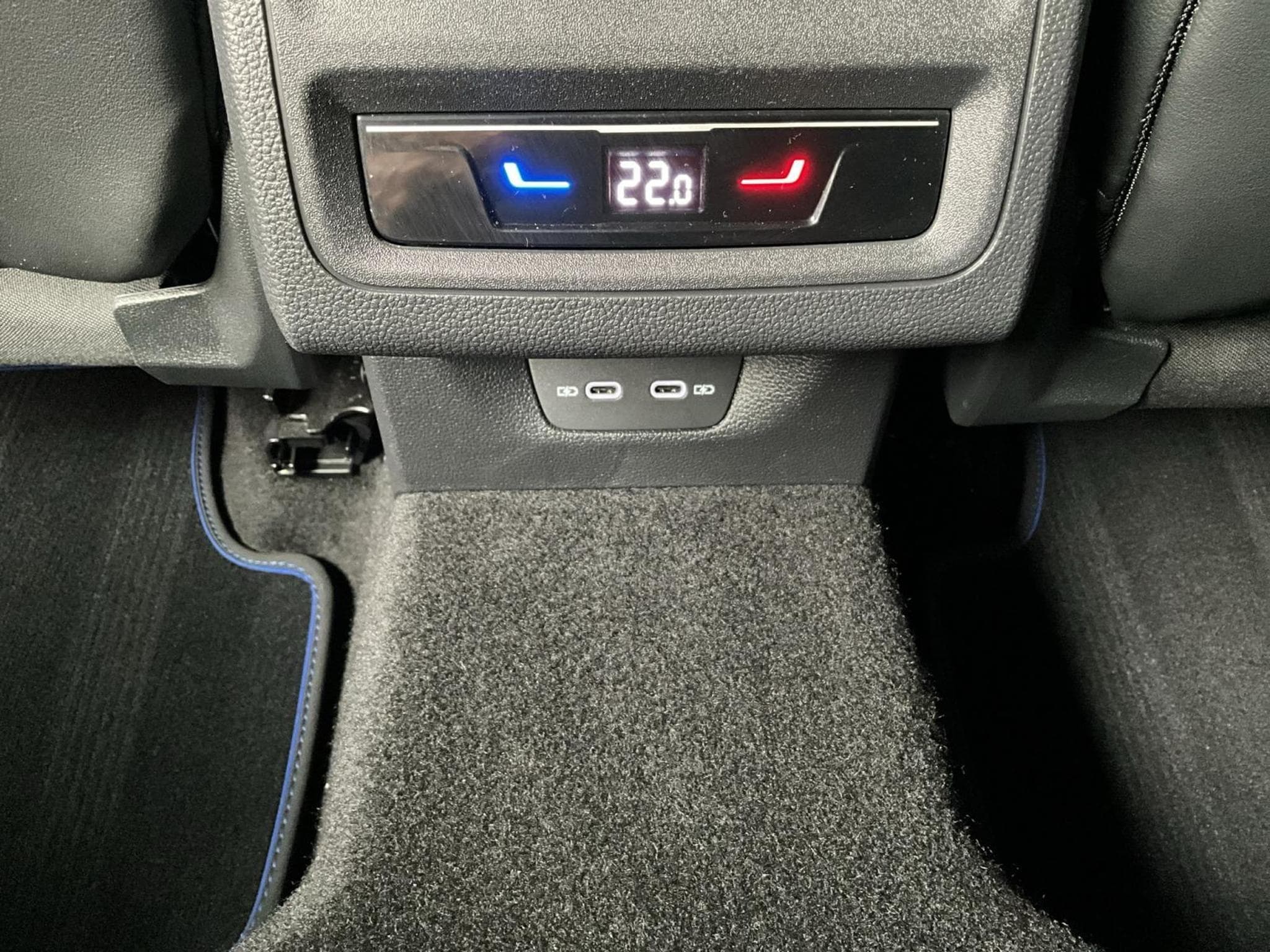 VW Golf R-Performance+DSG+4M+Black-Style+Akra (2023) - Foto 20