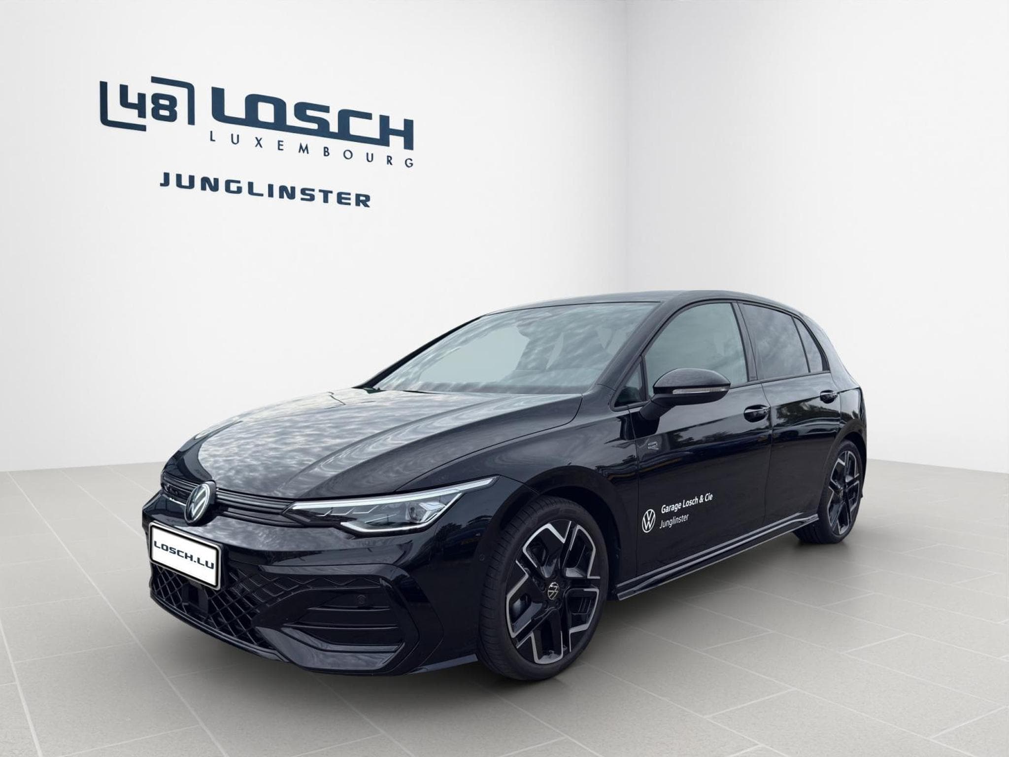 VW Golf R-Line (2026) - Photo 1