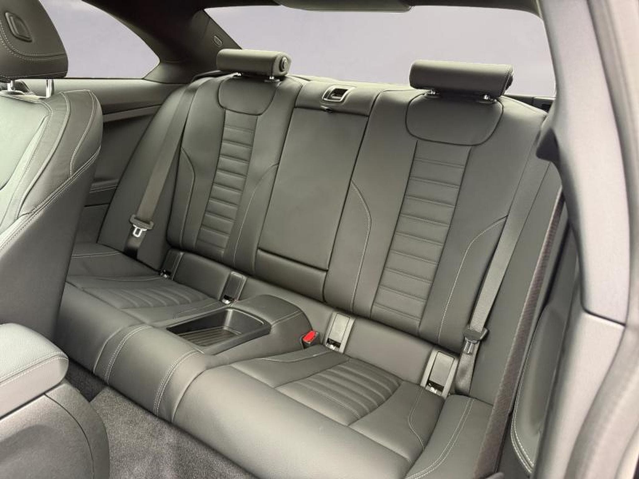 BMW 220 220d Coupé Kit M Sport (2025) - Photo 12