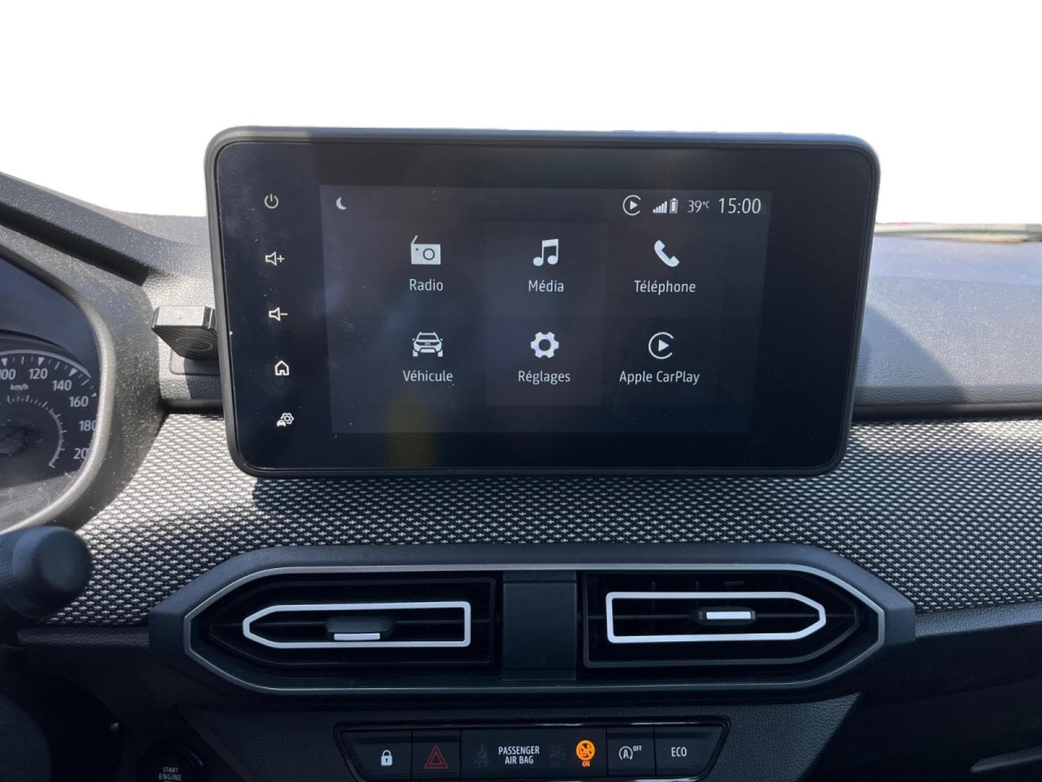 Dacia Sandero 1.0 TCe Journey (2024) - Photo 13
