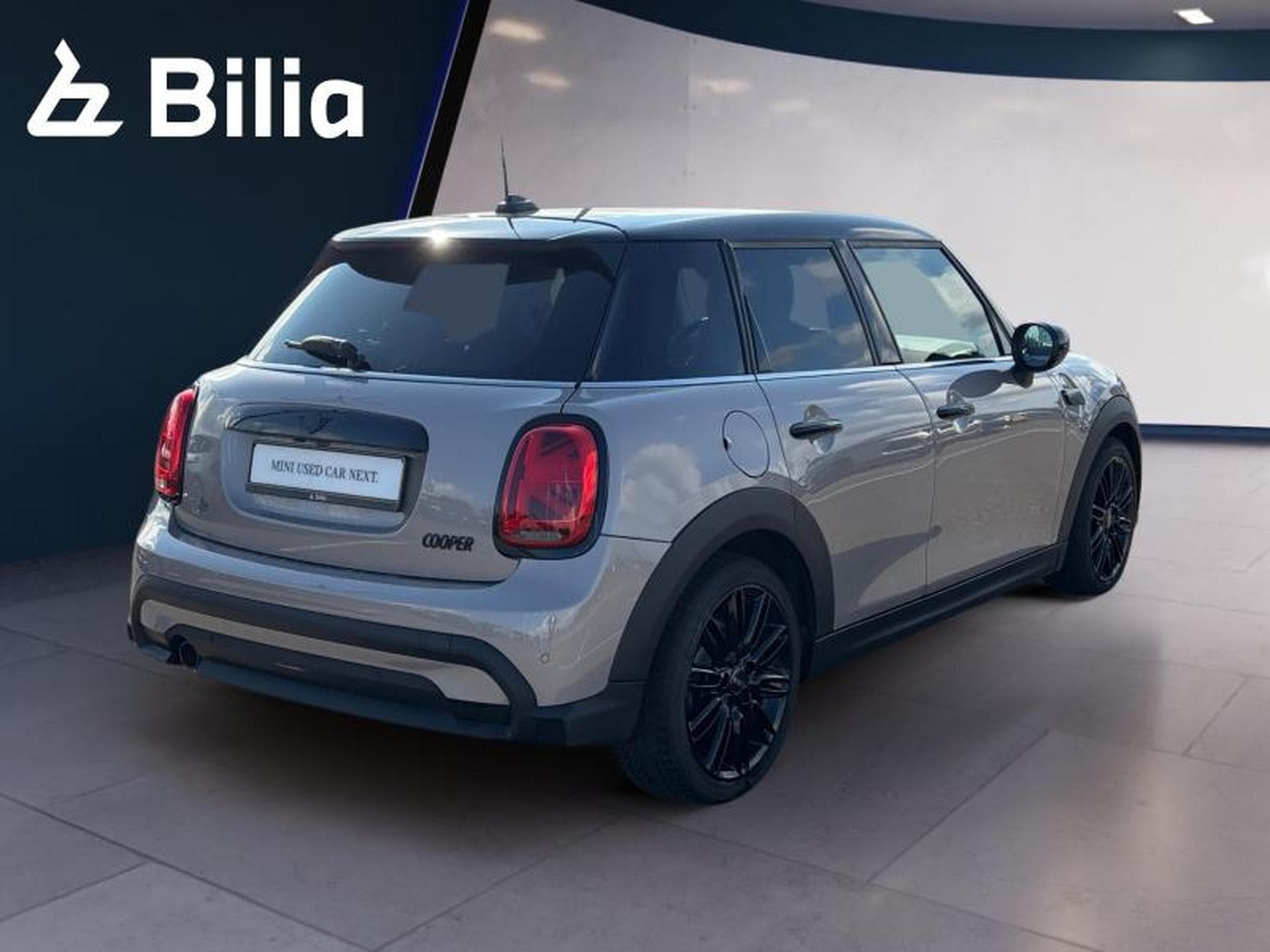 MINI Cooper Cooper Hatch 5 portes (2021) - Photo 15