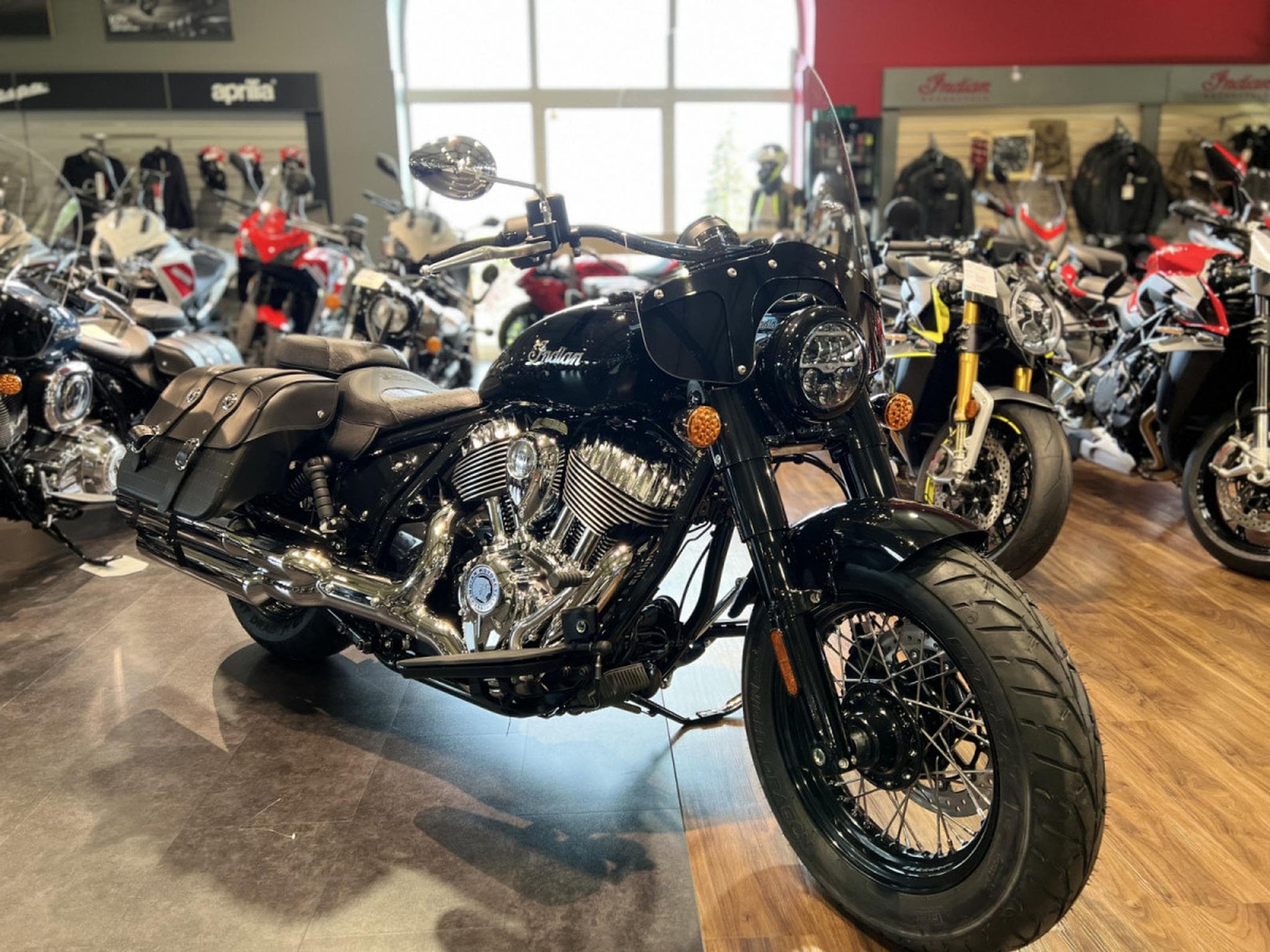 Indian Super Chief Limited Black Metallic (2025) - Foto 7