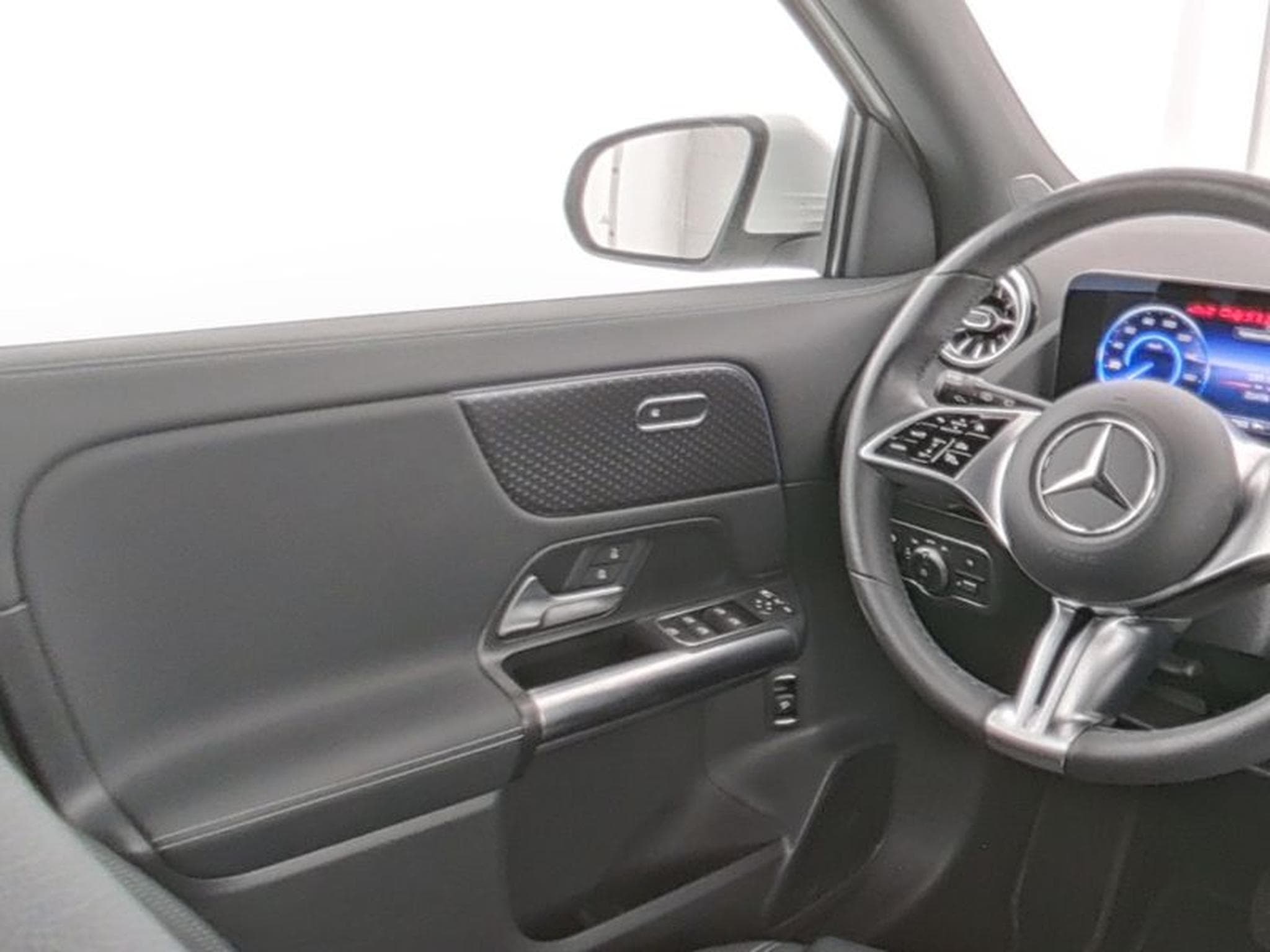 Mercedes EQA Progressive Advanced (2025) - Photo 9
