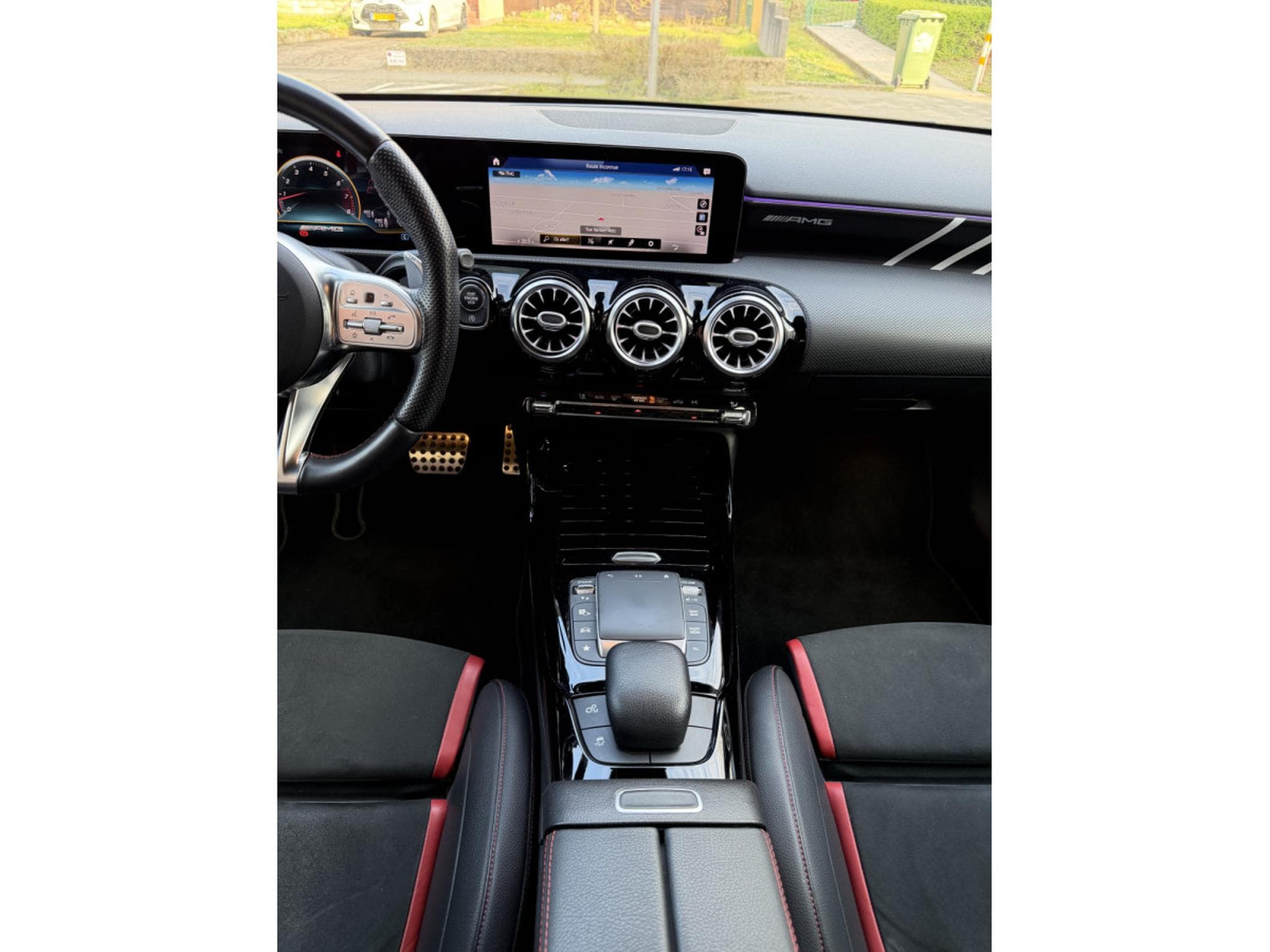 Mercedes A 35 AMG Limousine Perf Turbo 4Matic 7G burmester (2020) - Photo 9