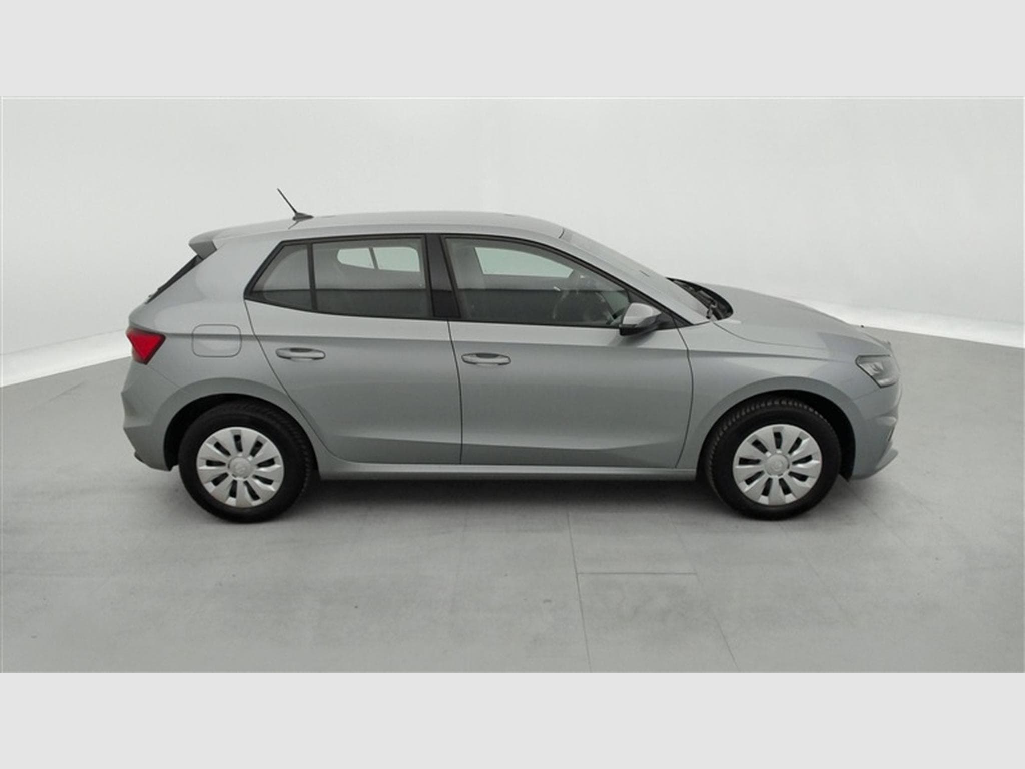 Skoda Fabia 1.0i Selection CARPLAY / FULL LED / KEYLESS / PDC AR (2026) - Photo 25