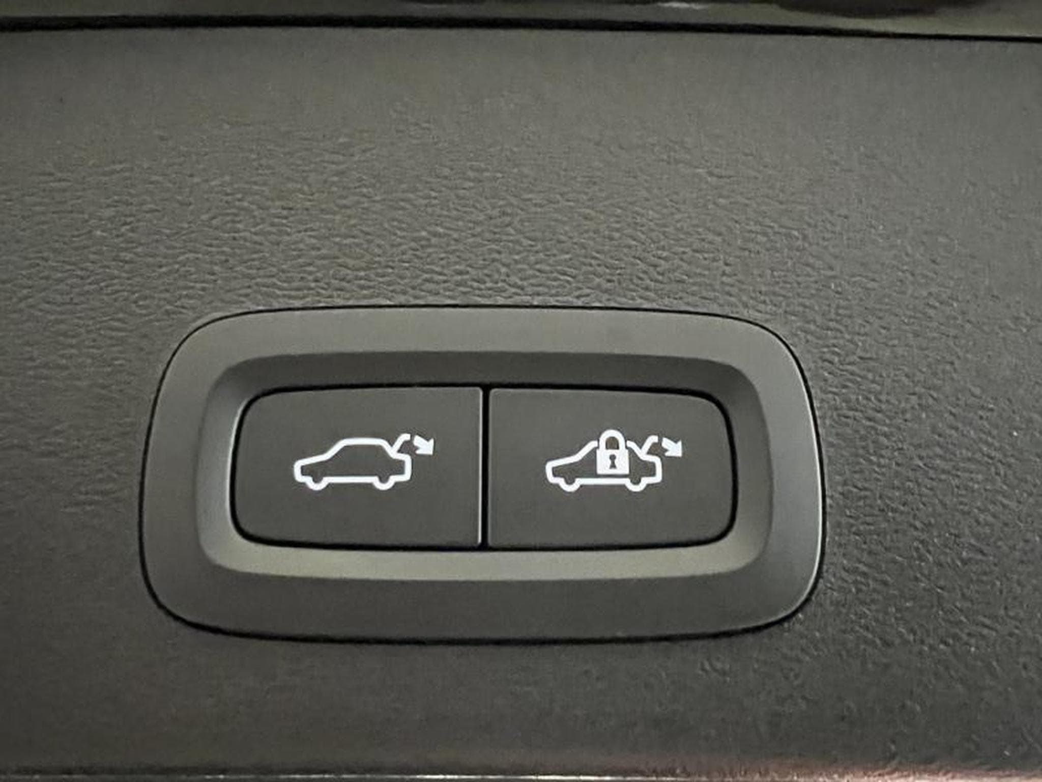 Volvo XC40 Core (2024) - Photo 21