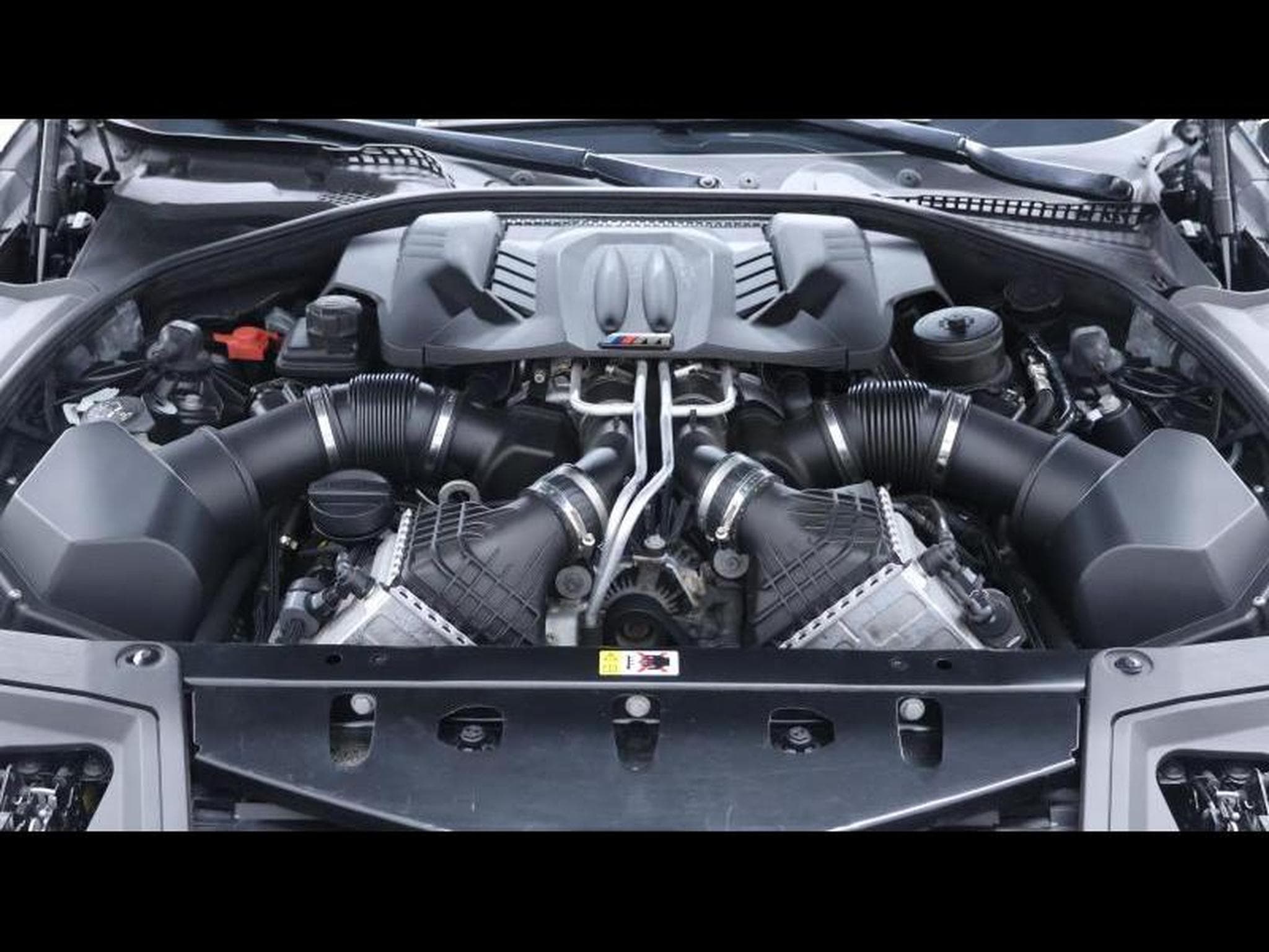 BMW M5 4.4 V8 575 DKG Competition Pack (2013) - Foto 44