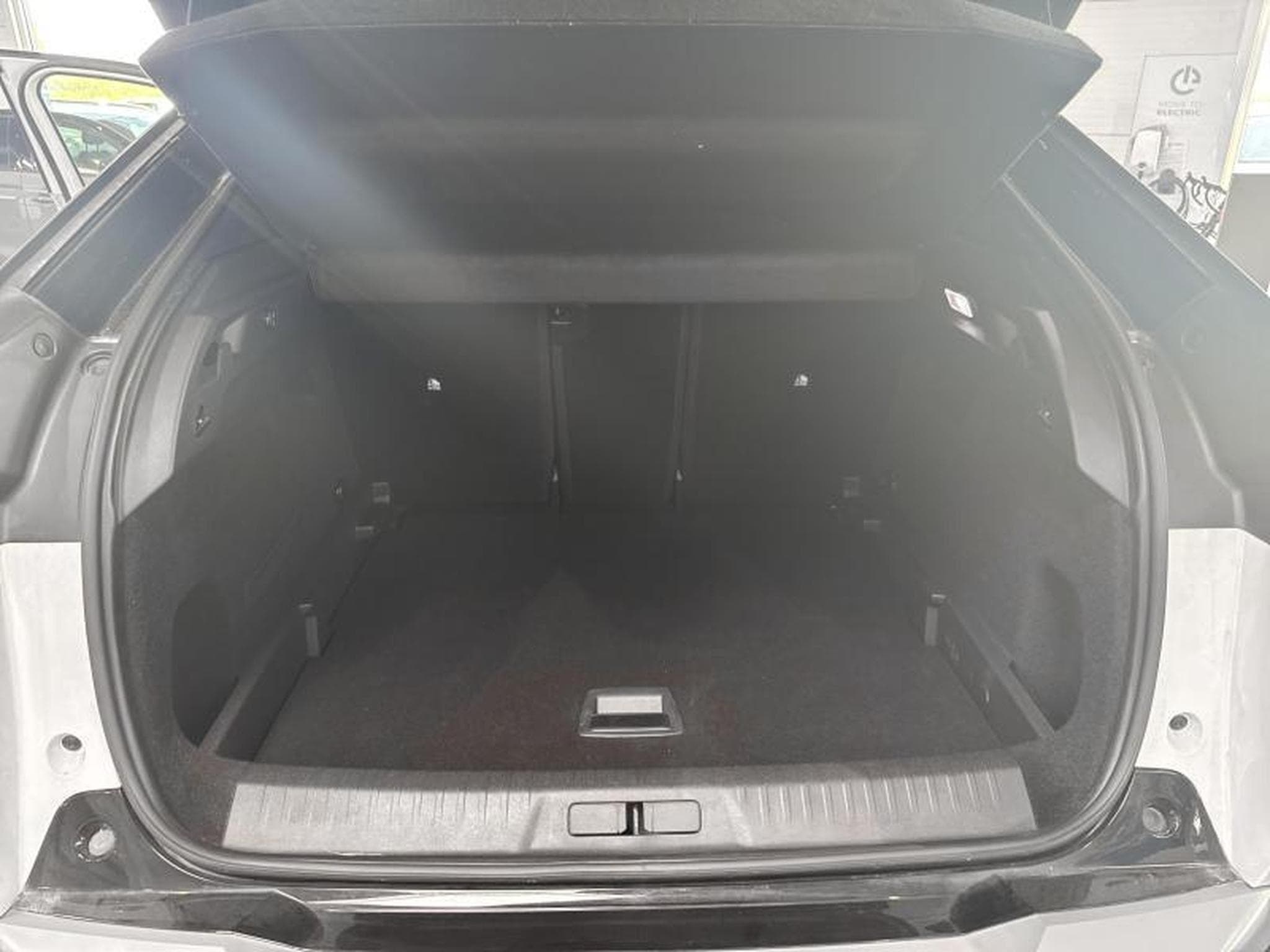 Peugeot 3008 E-GT (2024) - Foto 20