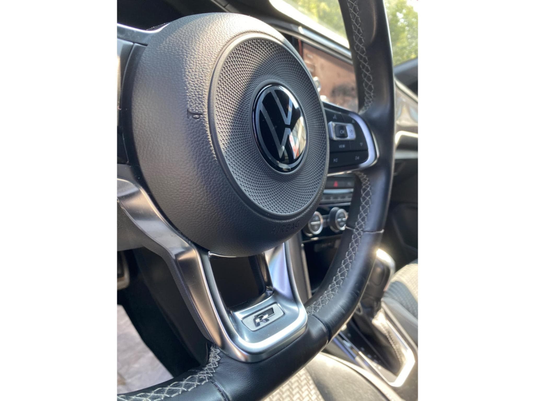 VW T-Roc 1.5 tsi 150 R-line DSG (2022) - Photo 12