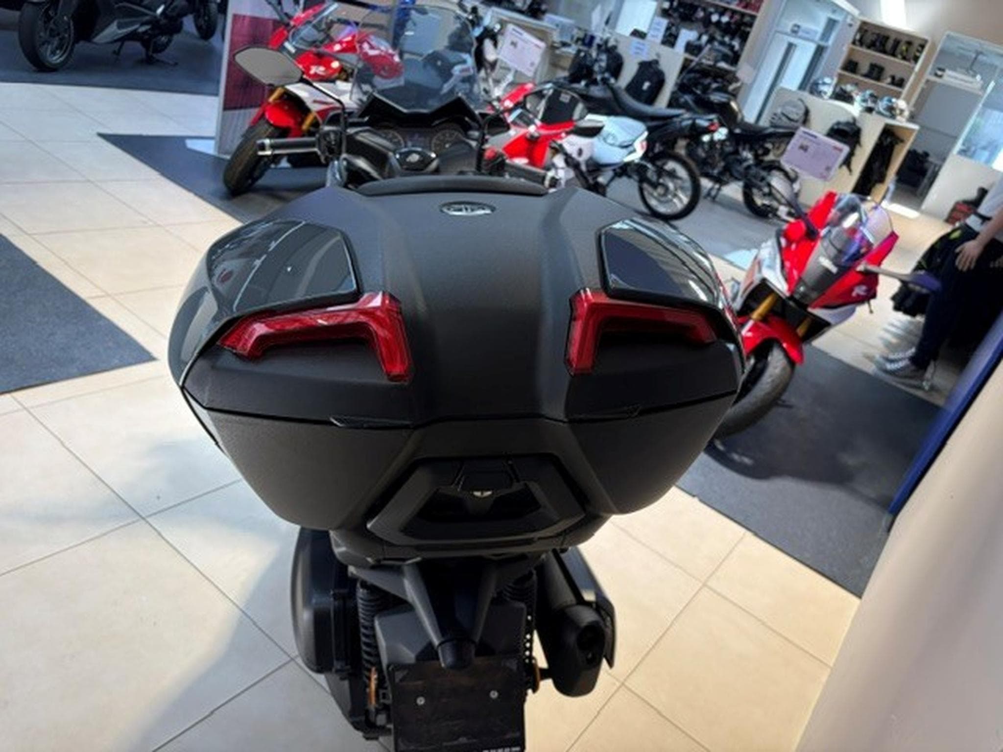 Yamaha X-Max Tech Max (2023) - Photo 16