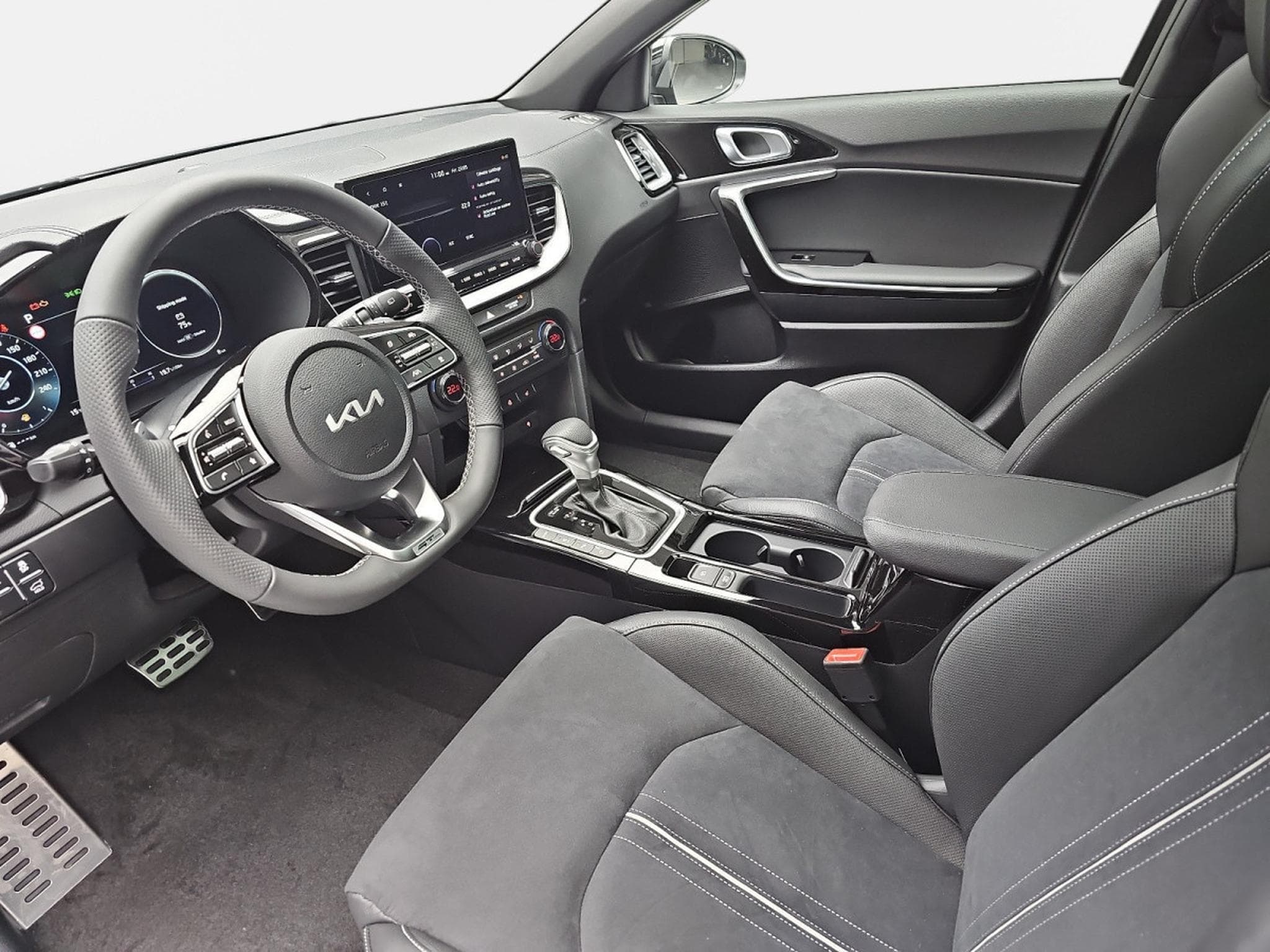 Kia XCeed 1.6 T-GDI DCT 180 GT-LINE (2026) - Foto 17
