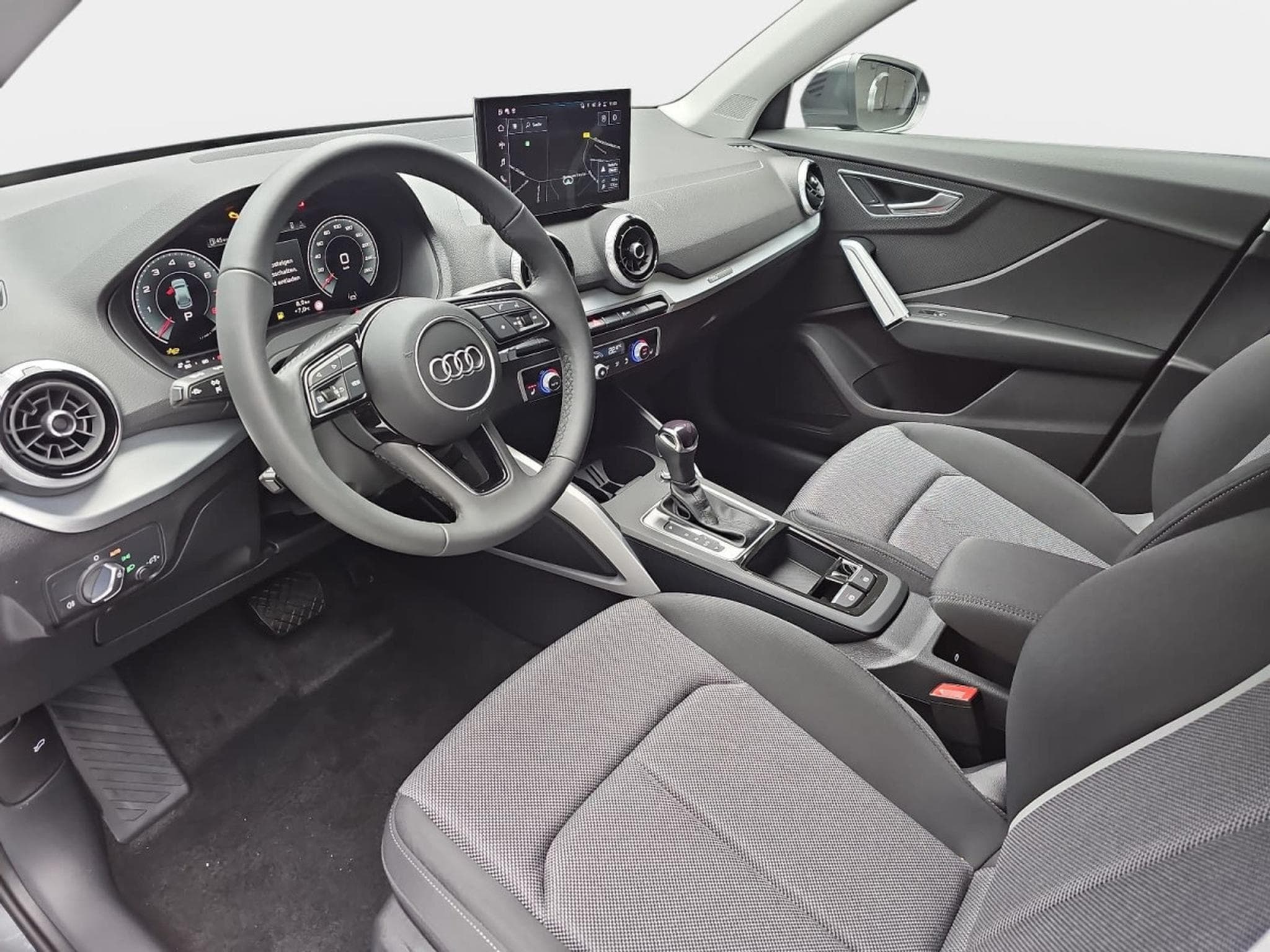 Audi Q2 35 TFSI S-Tronic 150 S-Line (2025) - Photo 17
