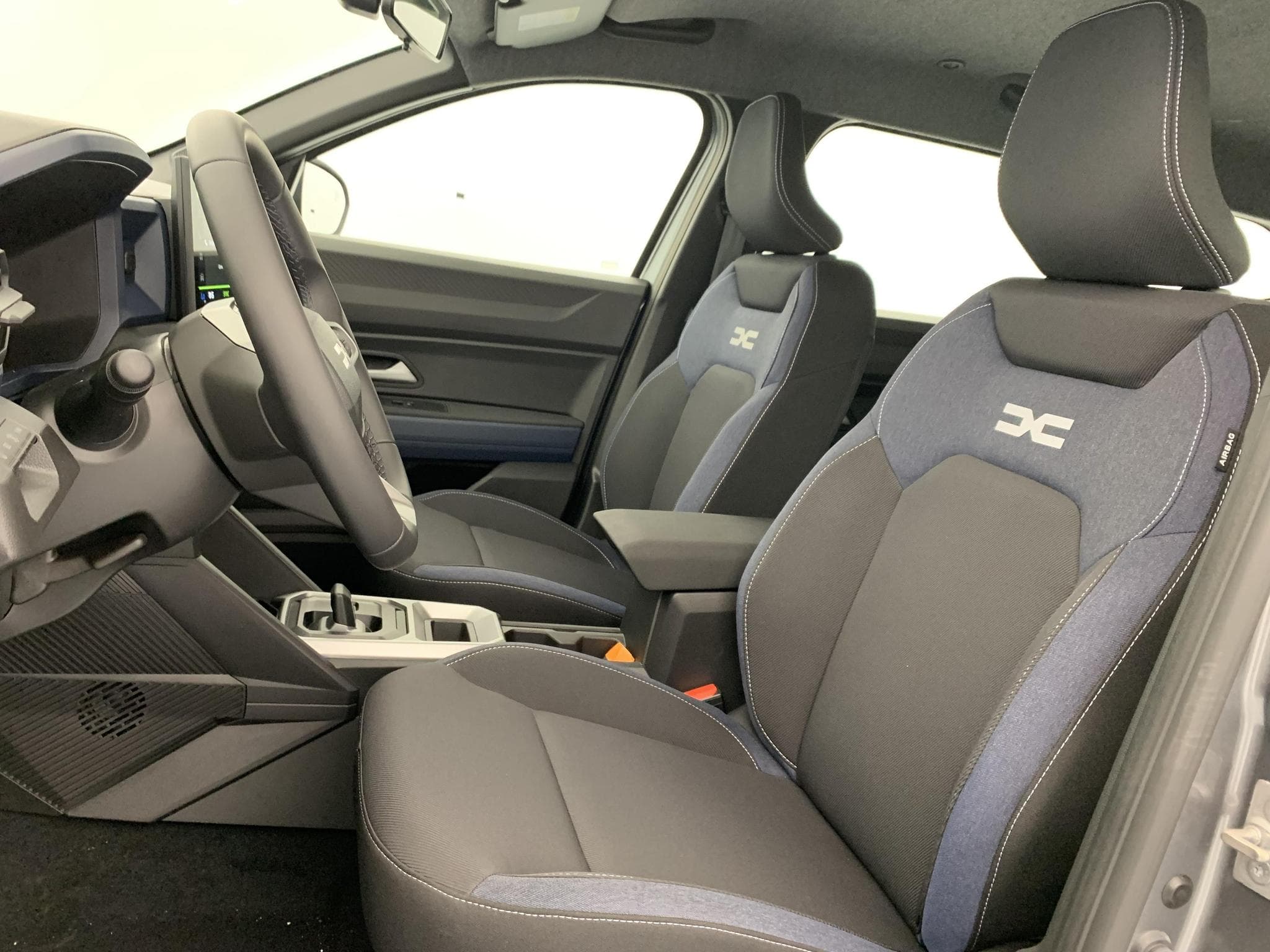 Dacia BIGSTER HYBRID 155 Expression (2026) - Foto 20