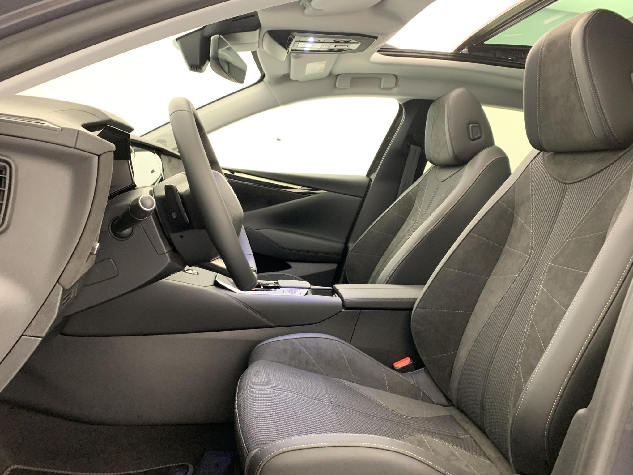 DS Automobiles DS4 Hybride 145 e-DCT6 Etoile - Alcantara (2025) - Photo 20