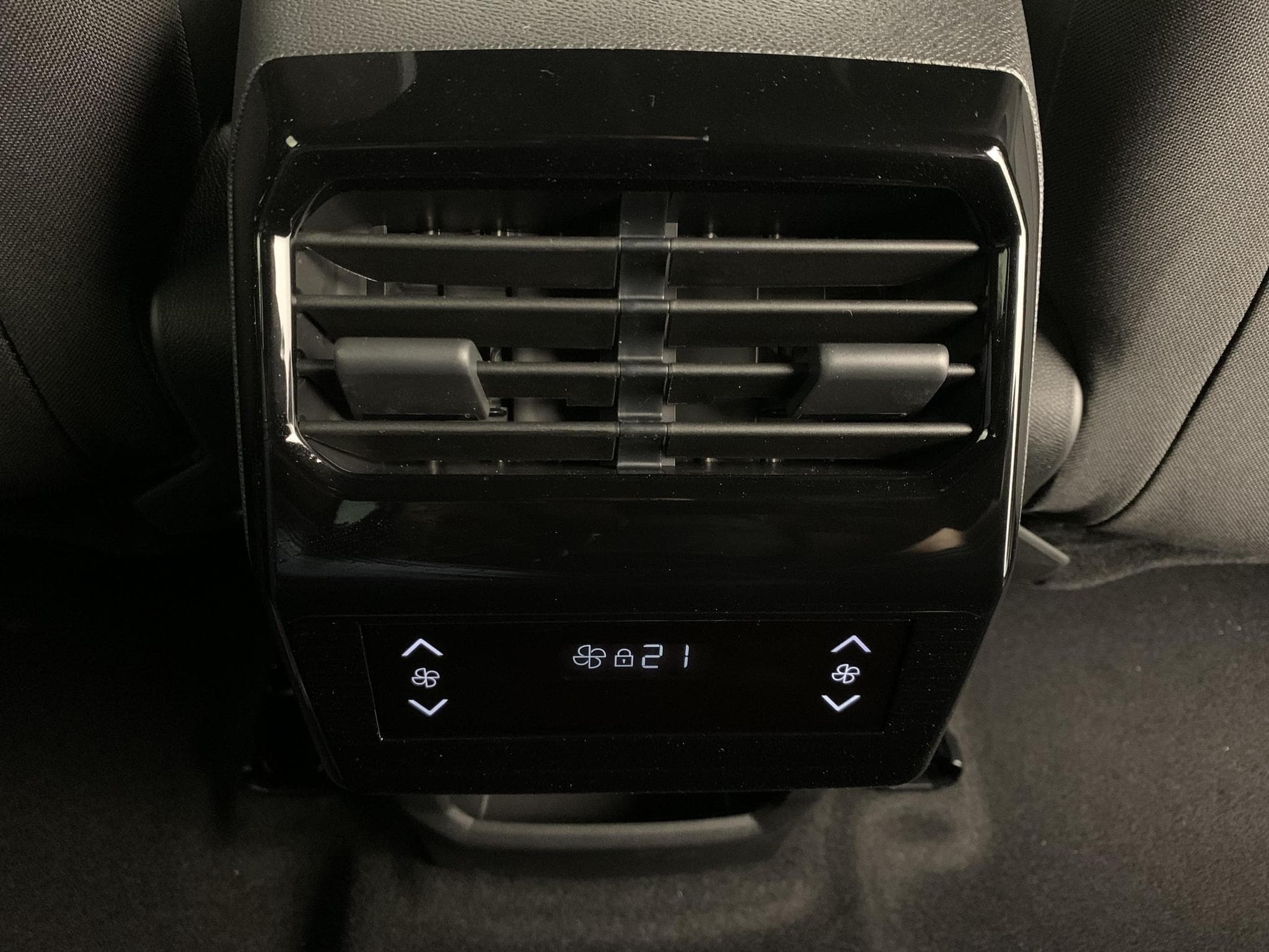 Peugeot 5008 Hybrid 145 e-DCS6 Allure (2026) - Foto 18