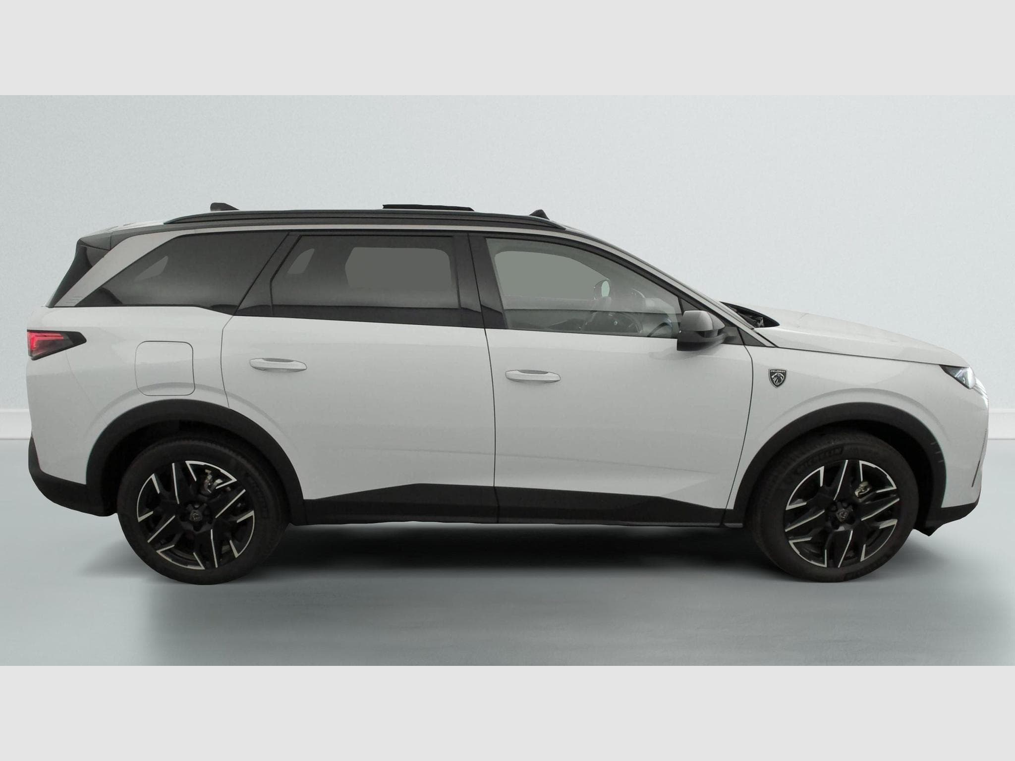 Peugeot 5008 Hybrid 145 e-DCS6 GT (2025) - Photo 8