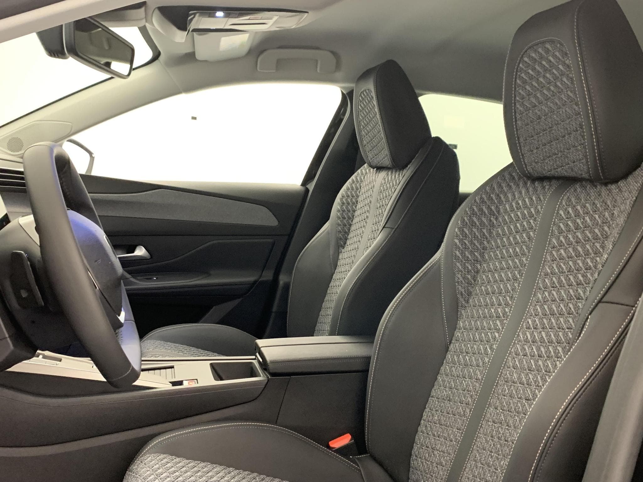 Peugeot 308 NOUVELLE BLUEHDI 130CH S&S EAT8 ALLURE (2026) - Photo 19