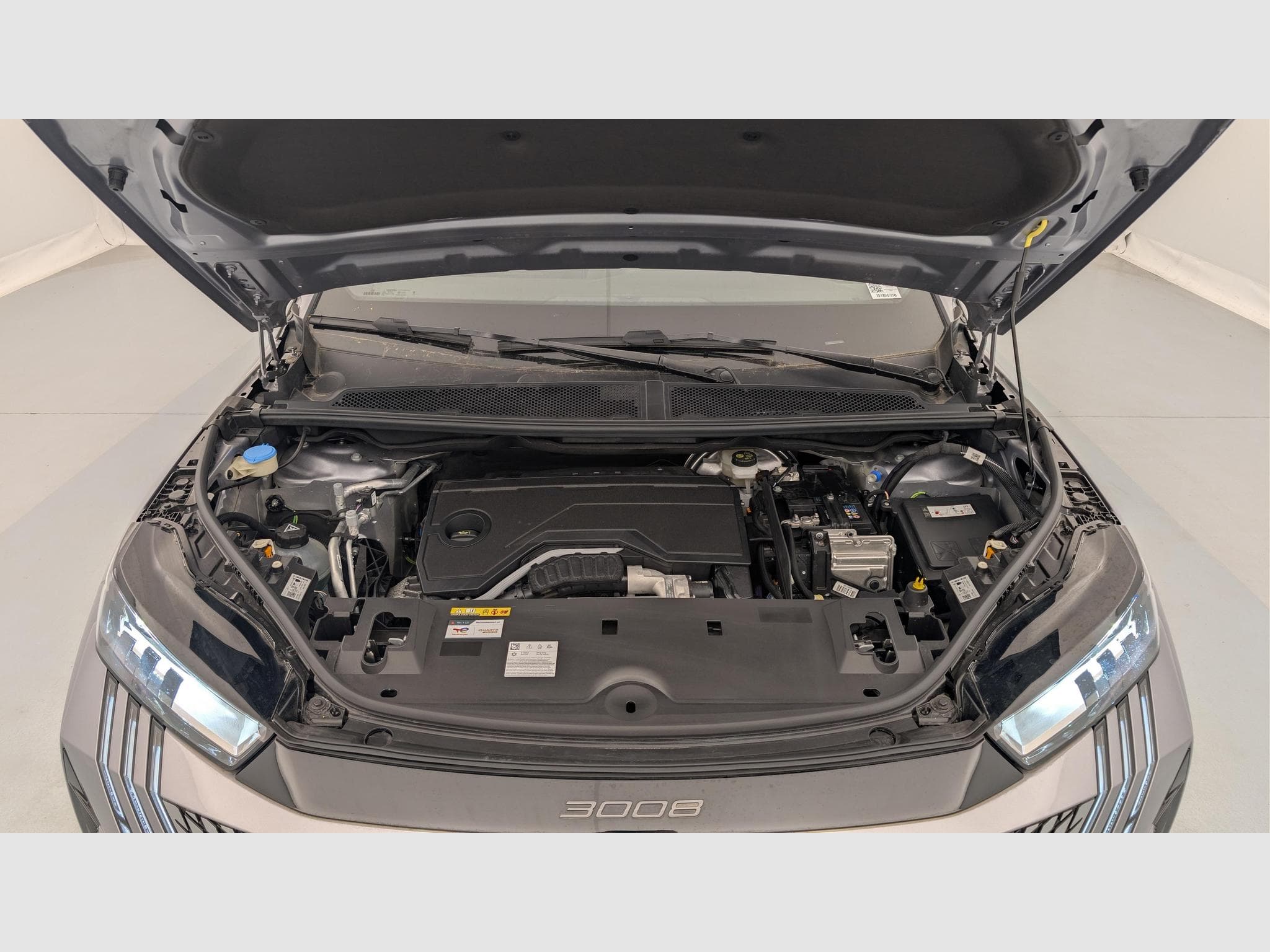 Peugeot 3008 Hybrid 145 e-DCS6 Allure (2025) - Photo 20