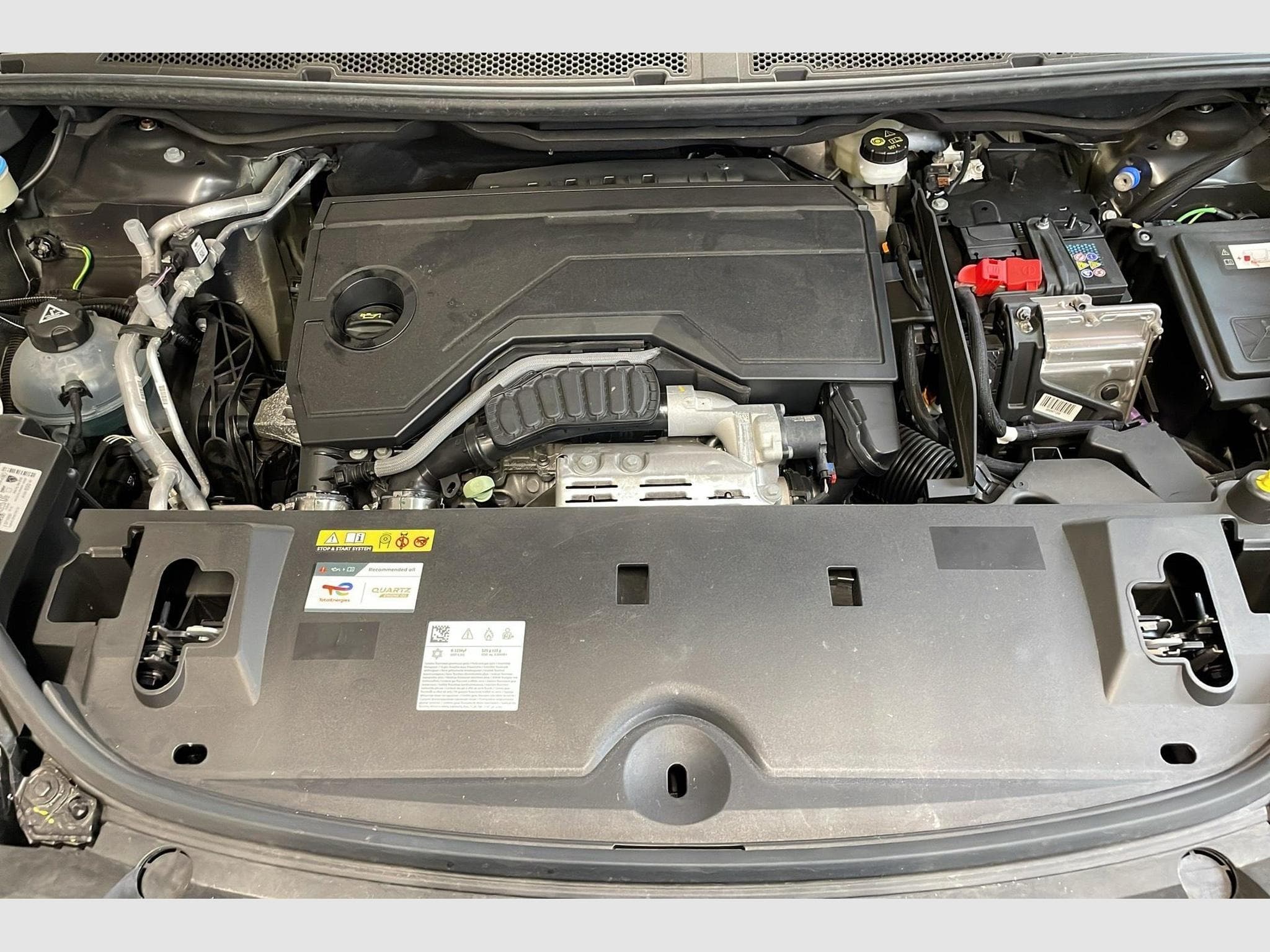 Peugeot 3008 Hybrid 145 e-DCS6 Allure (2025) - Photo 20