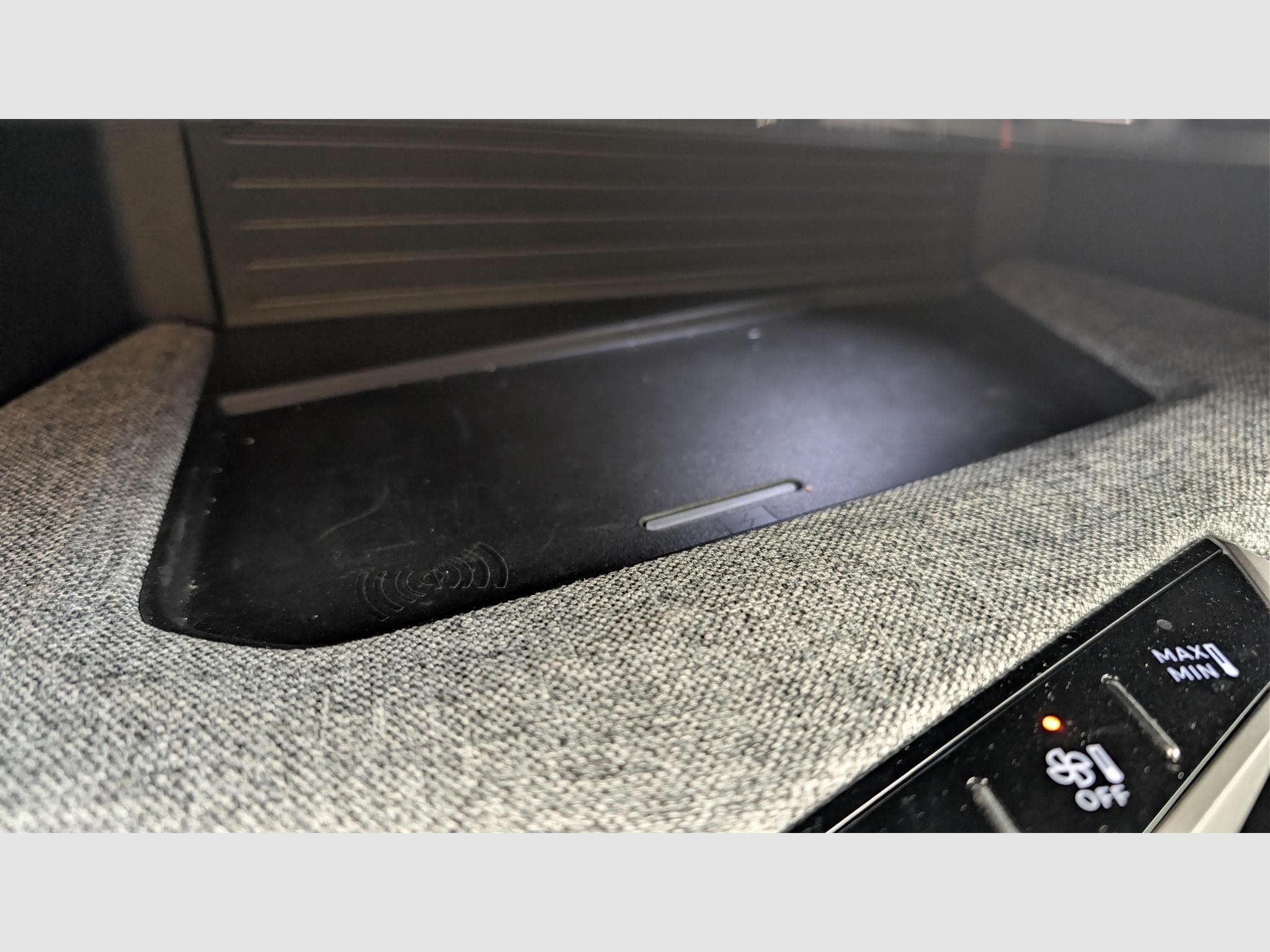 Peugeot 3008 Hybrid 145 e-DCS6 GT (2025) - Photo 20