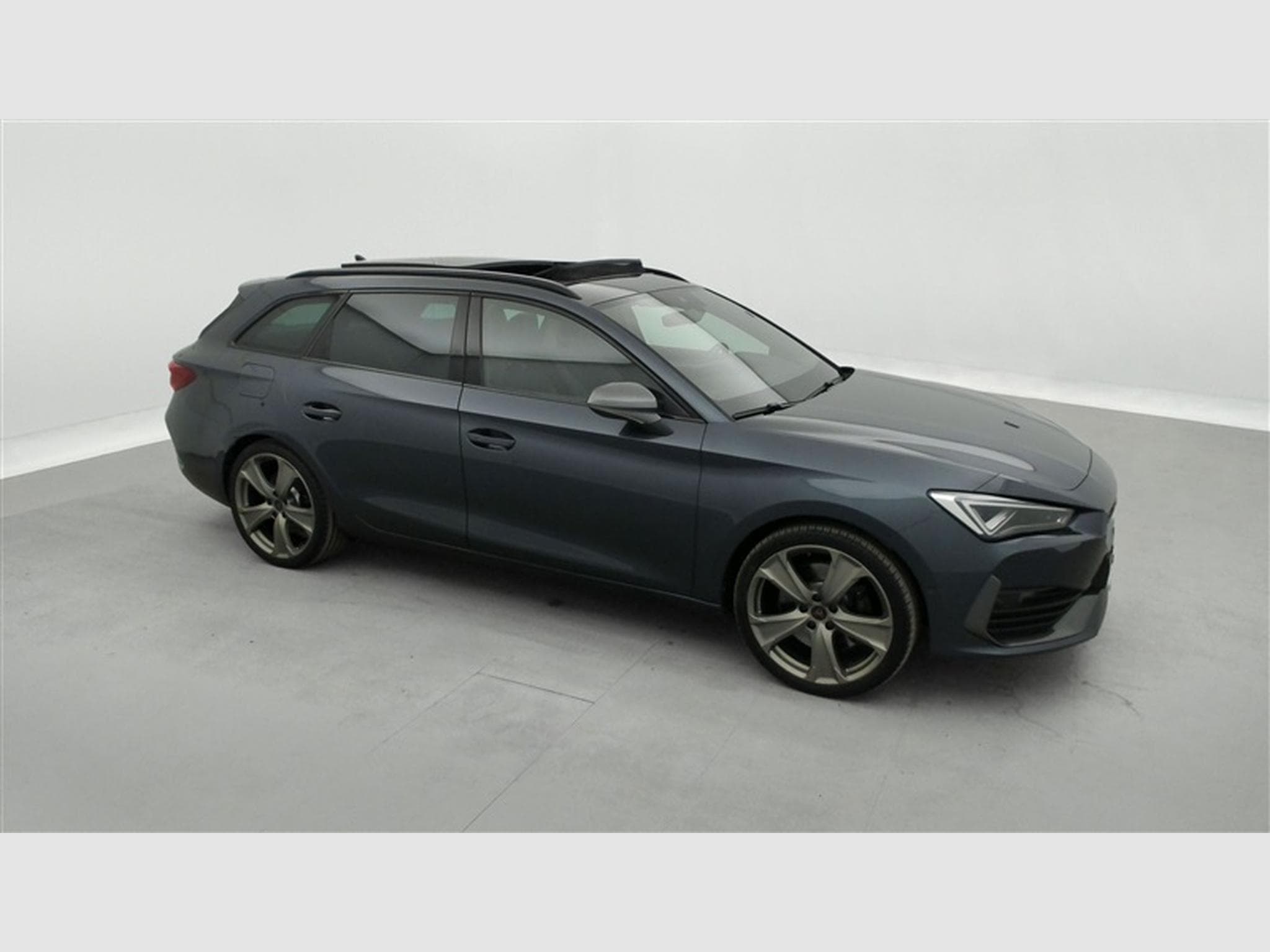Cupra Leon Leon ST e-Hybrid 1.4 PHEV S-CUIR / NAVI / TO PANO / CAMERA (2023) - Photo 25